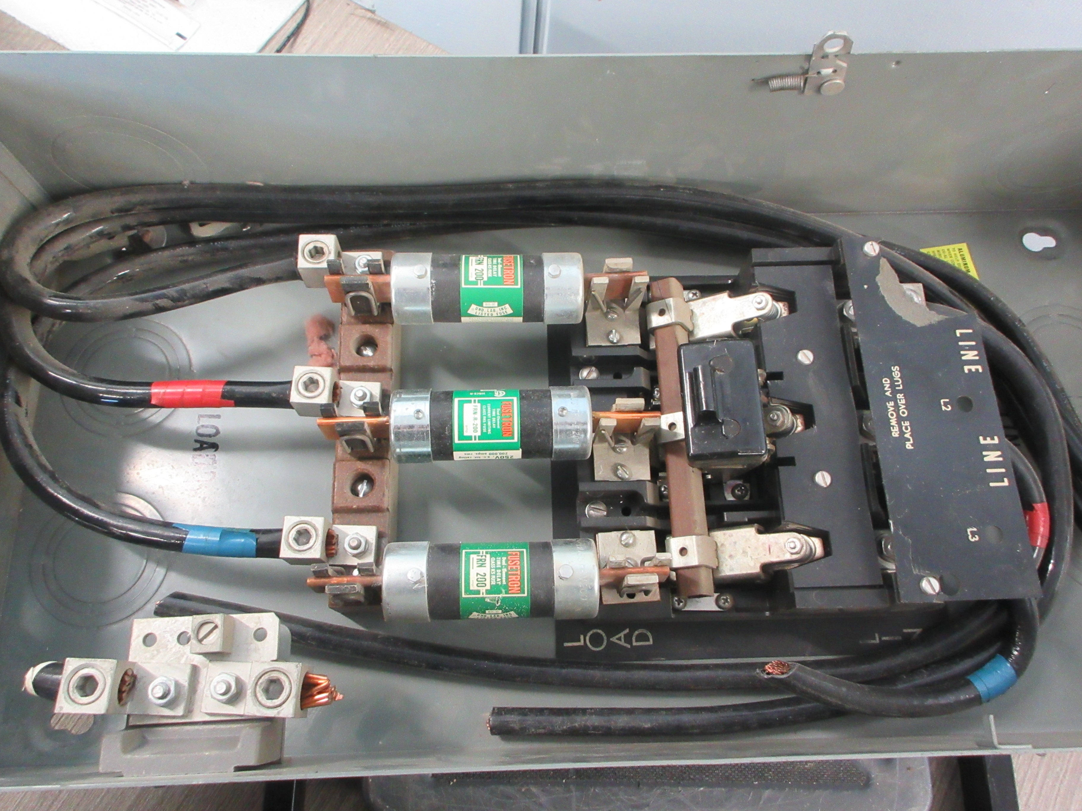 GE Fusible Safety Switch/Disconnect TH4324 Mod. 1 200A 250V 3P Used