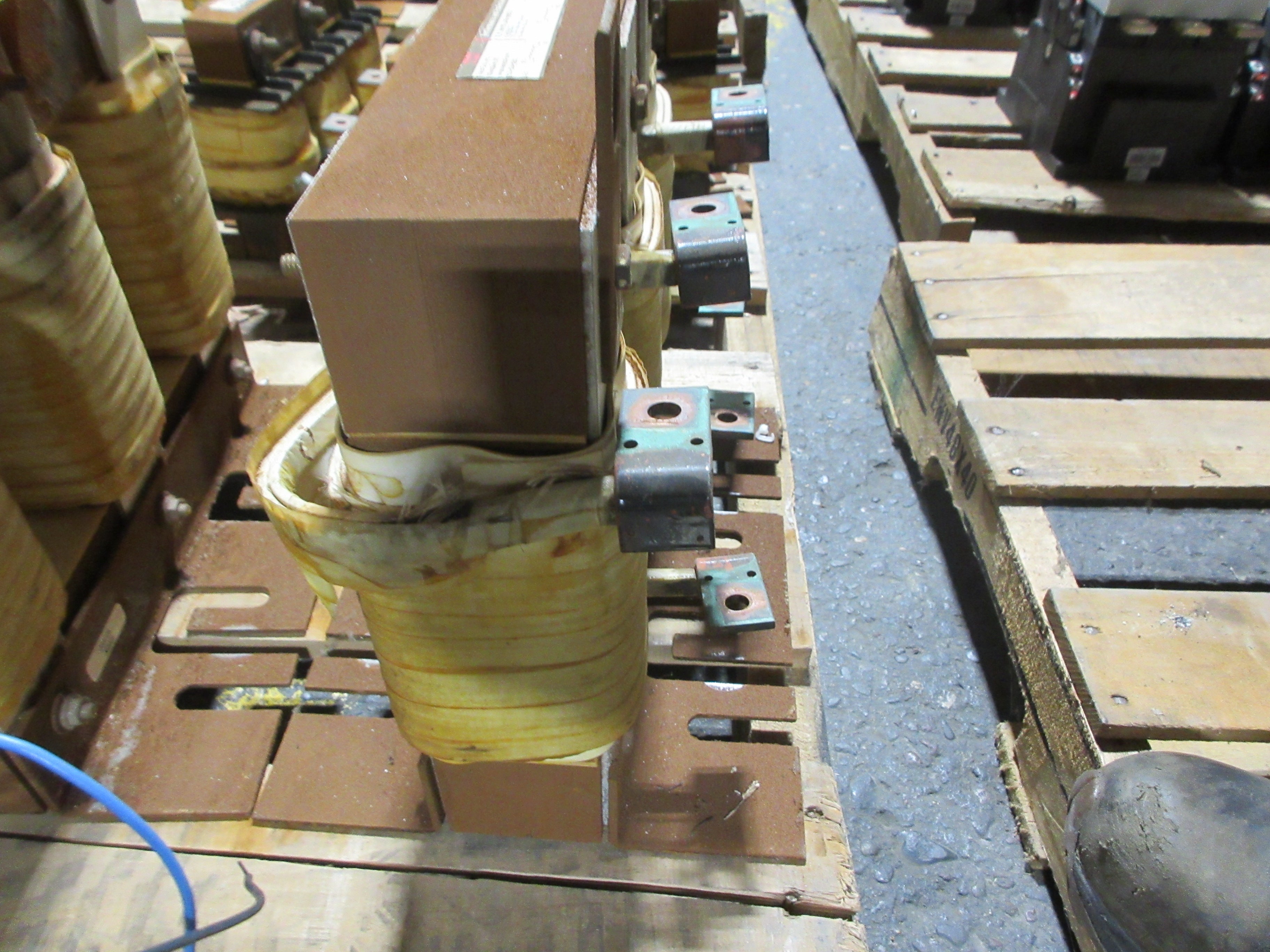 TCI KLR Series Line Reactor KLR200CCB 200A 600V 60Hz 3Ph *Bent Lifting Eye* Used