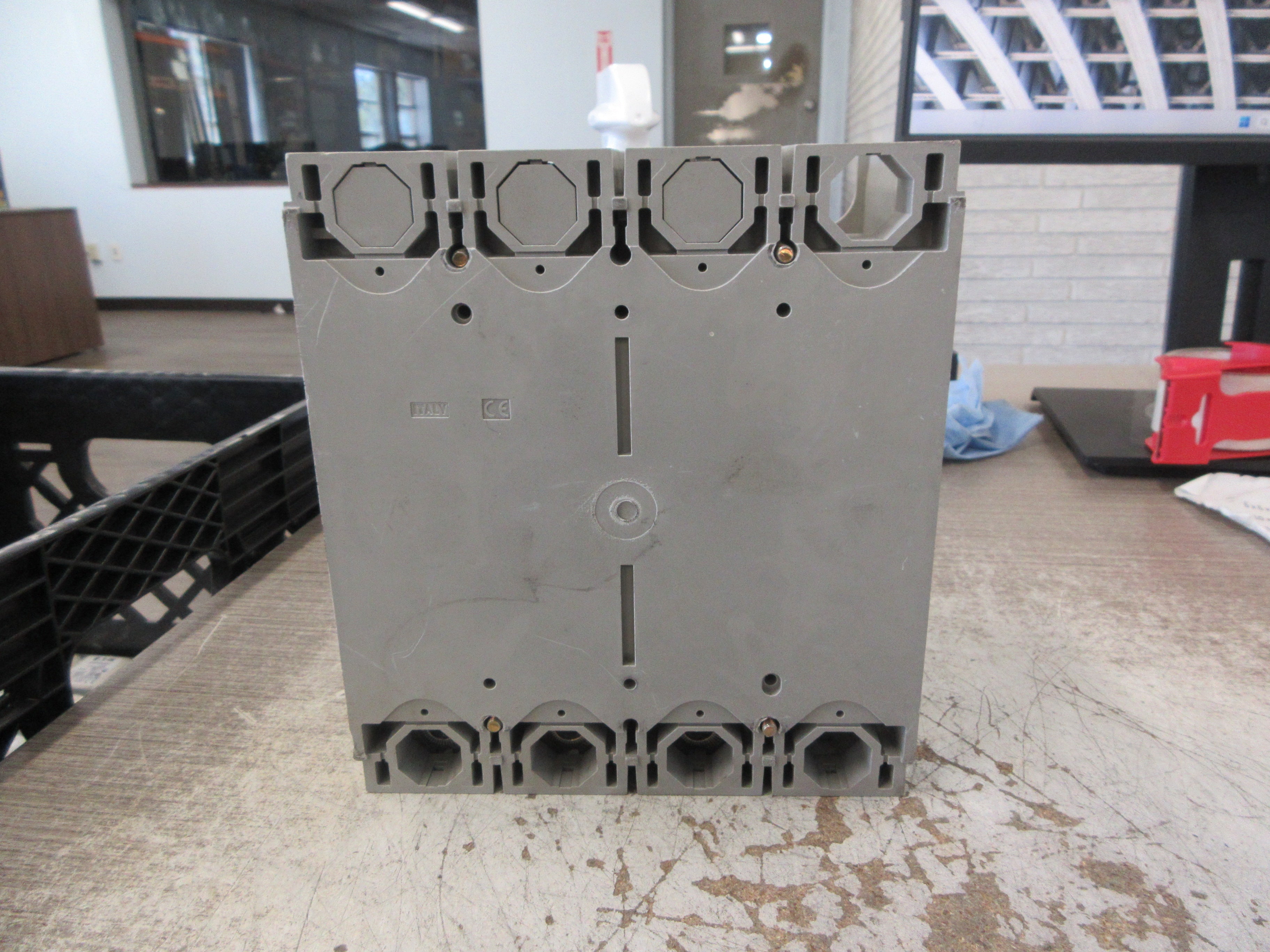 Merlin Gerin Interpact Disconnect Switch INS 400 400A 750V 50/60Hz Used