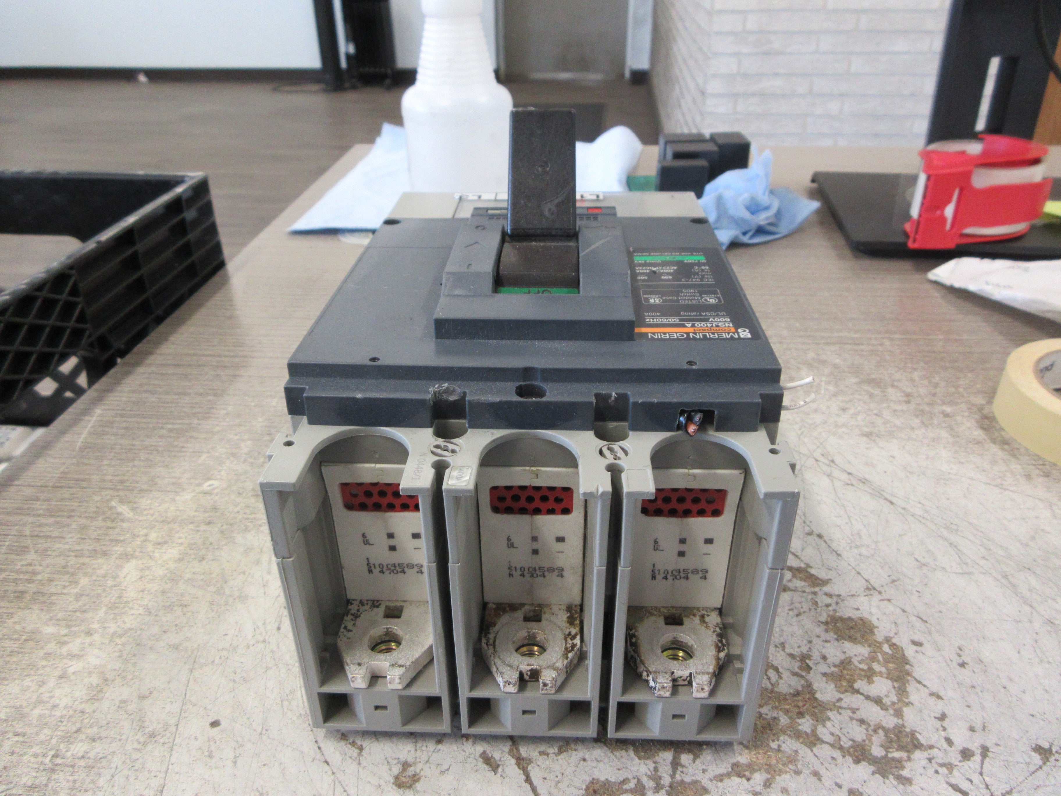 Merlin Gerin Circuit Breaker NSJ400A 400A 600V 3P Used