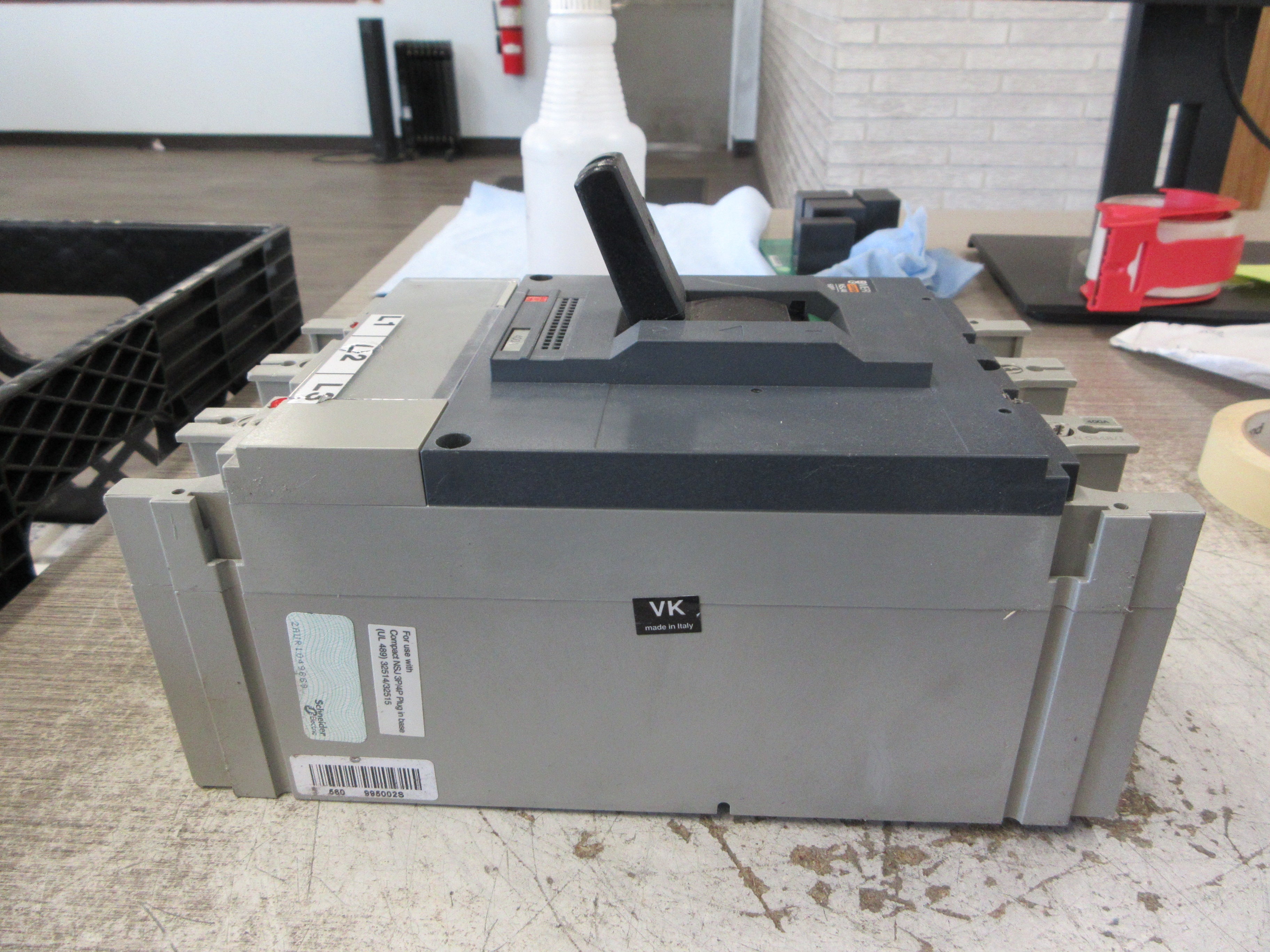Merlin Gerin Circuit Breaker NSJ400A 400A 600V 3P Used