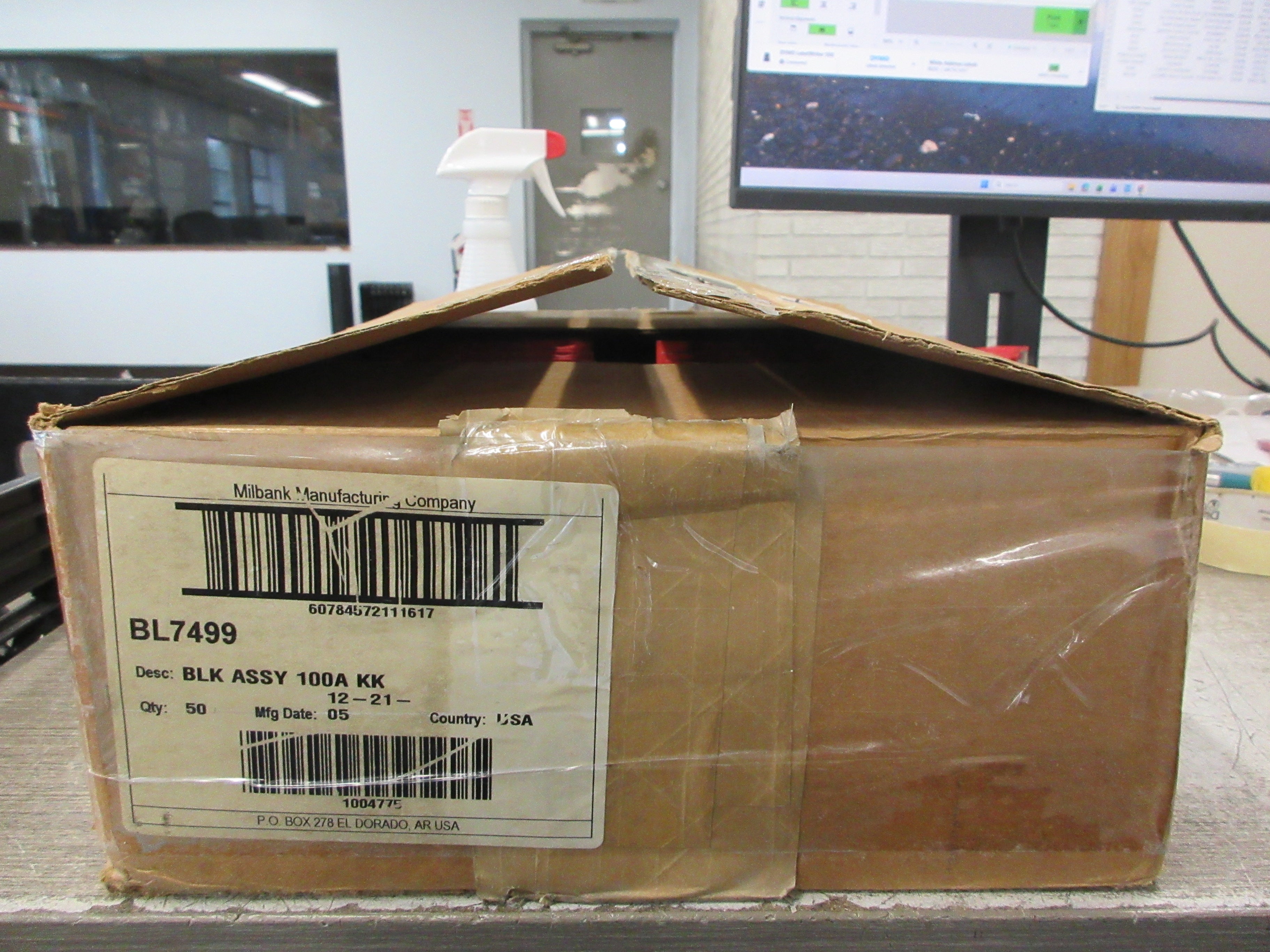 Milbank Block Assembly BL7499 100A 600V *Box of 50* New Surplus