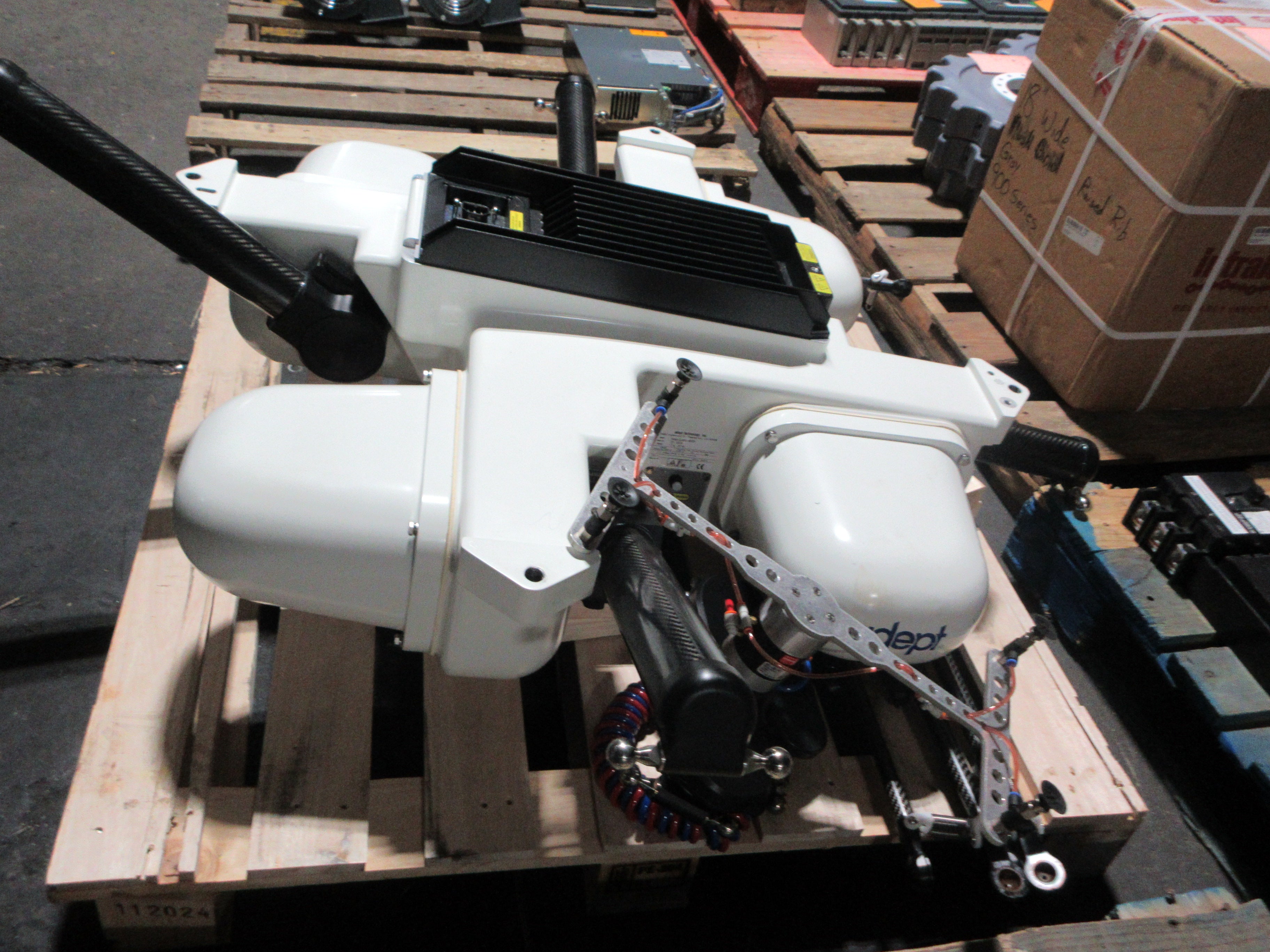 Adept Quattro Parallel Robot s800H 4 Axes Payload: 2kg Rated , 4kg Max Used