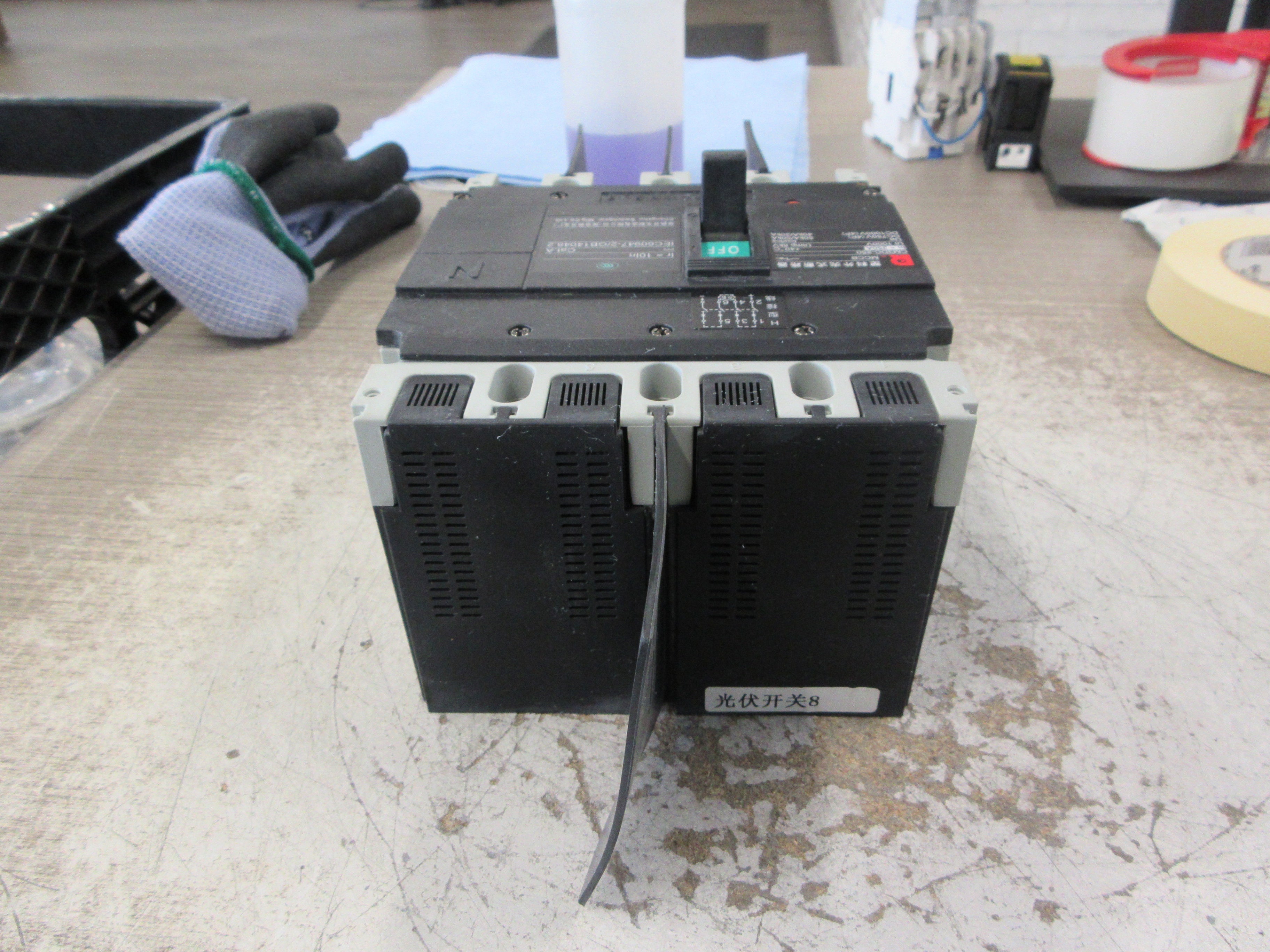 Changshu Circuit Breaker CM3DC-250 1000VDC 250A 4P Used