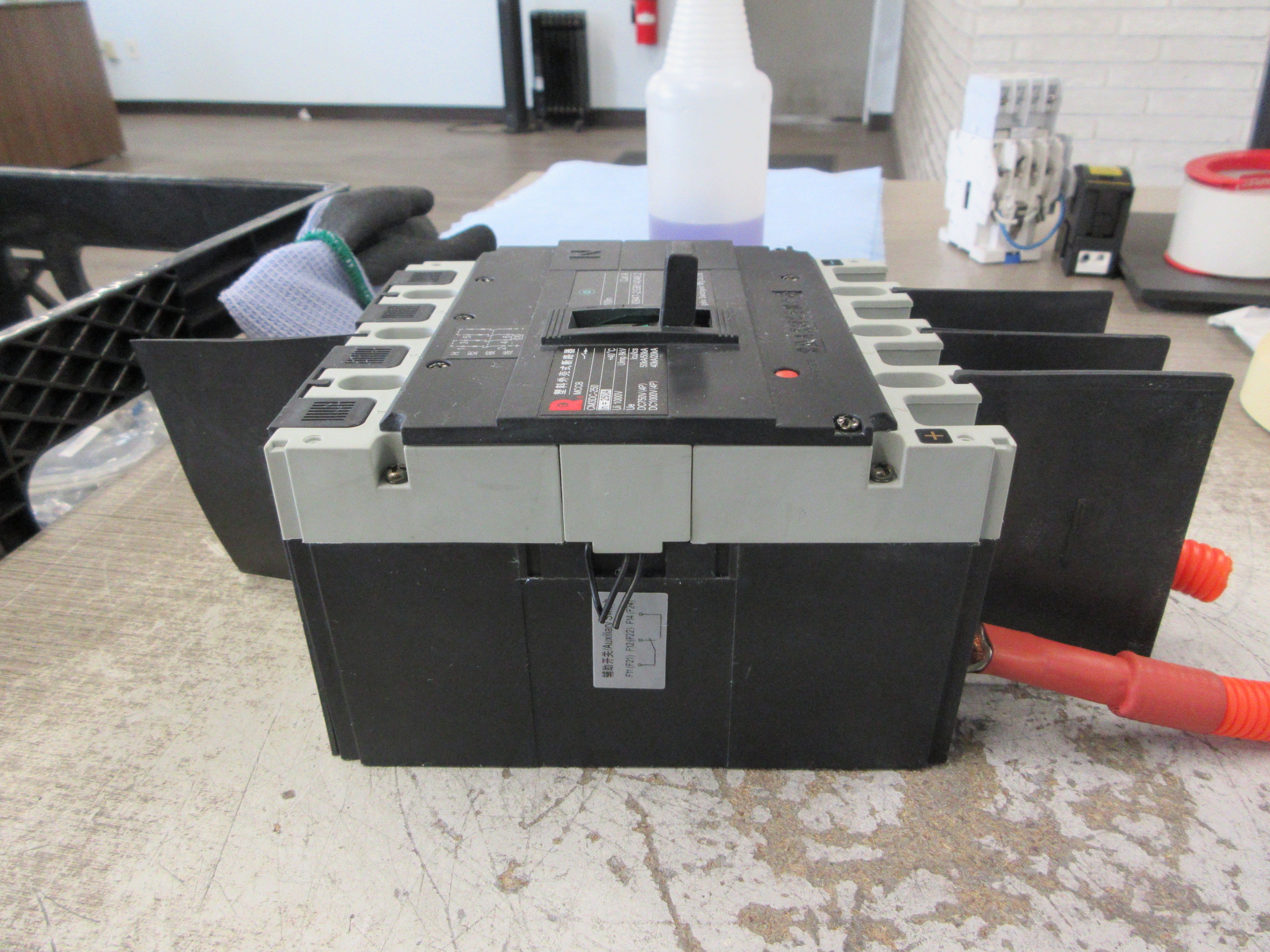 Changshu Circuit Breaker CM3DC-250 1000VDC 250A 4P Used