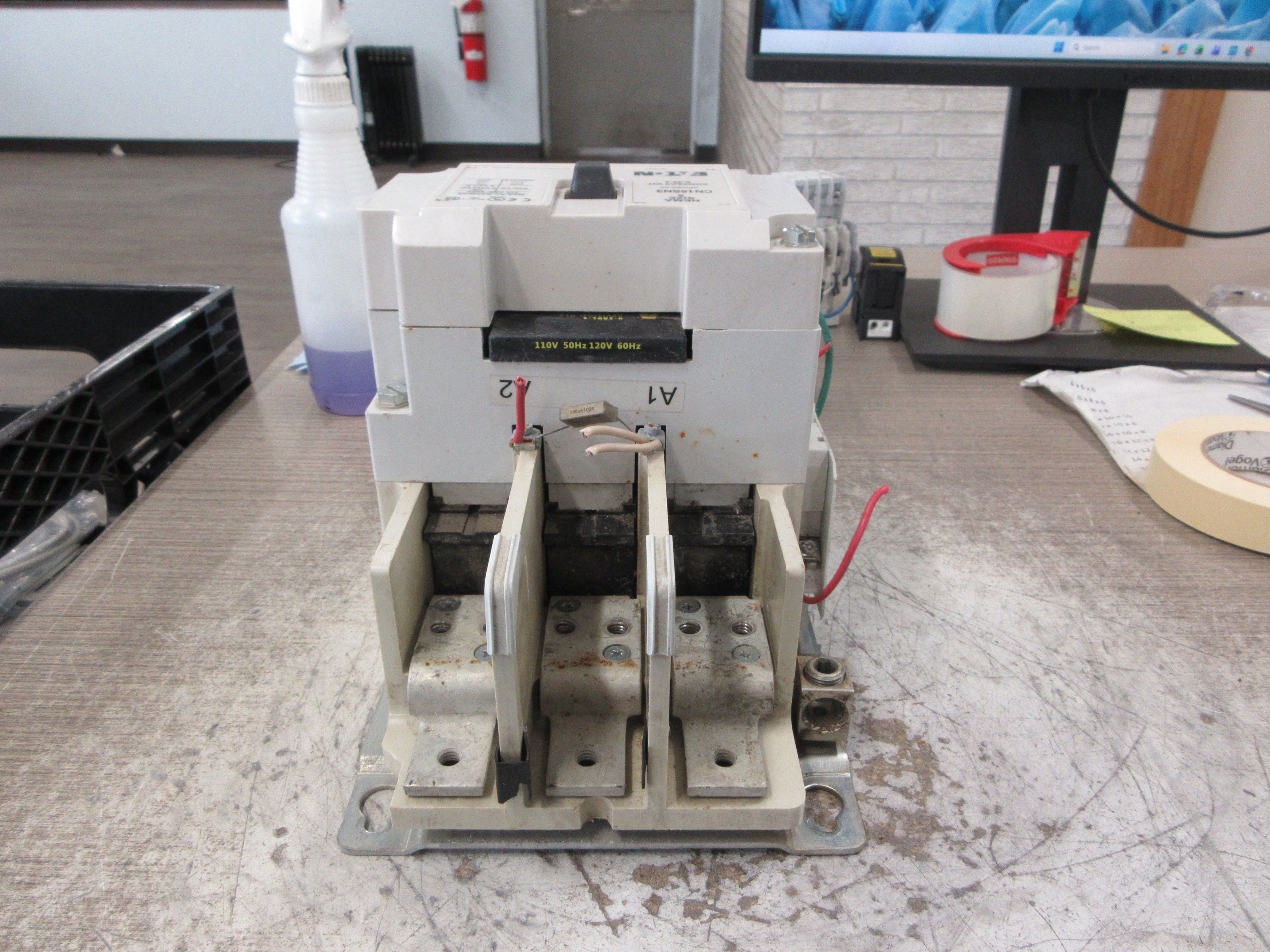 Eaton / Schneider Size 5 Starter CN15SN3 / GV2ME08 120V Coil Trip: 2.5-4A Used
