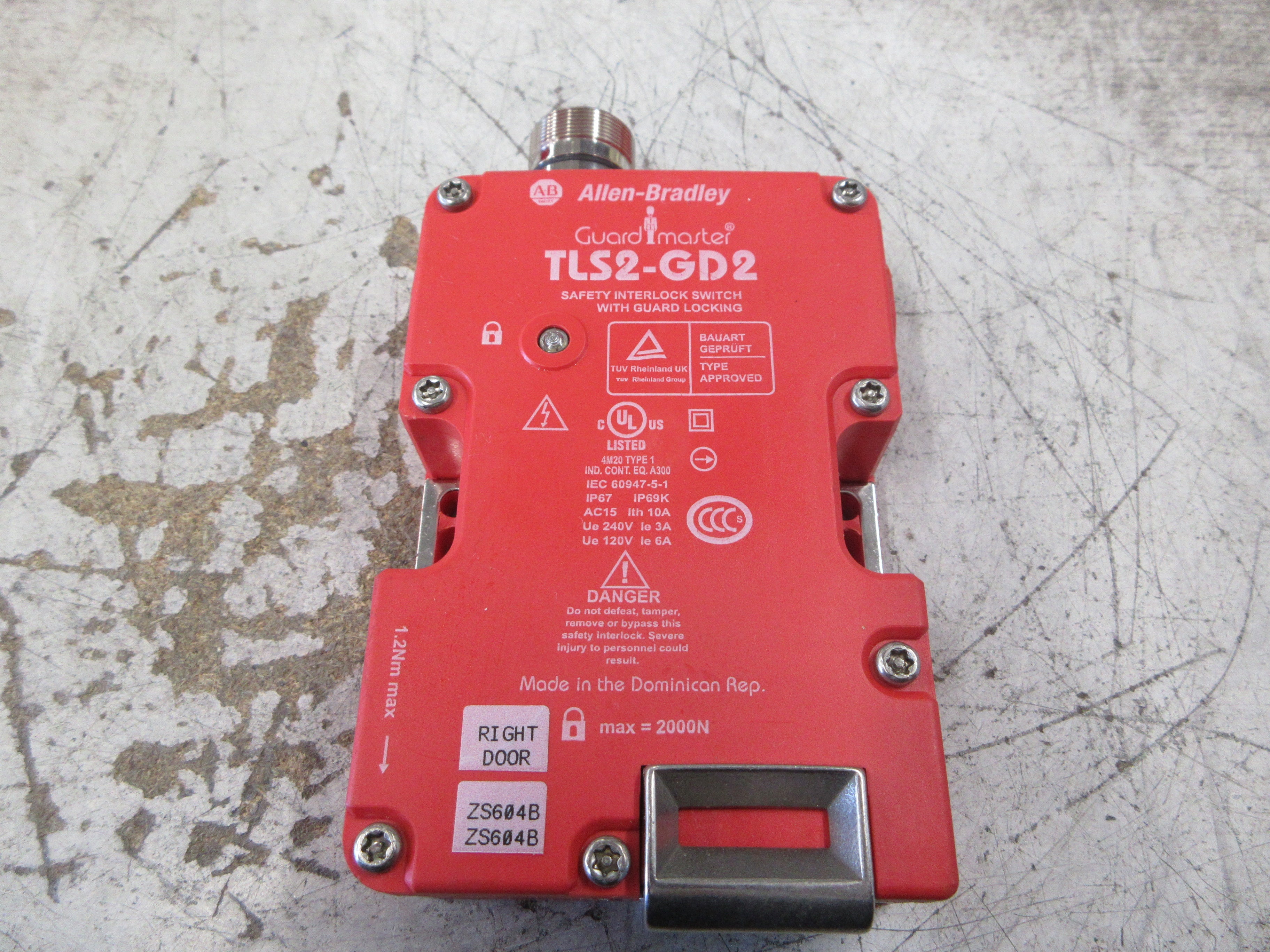Allen-Bradley Guardmaster TLS2-GD2 Safety Interlock Switch 440G-T27241 Used