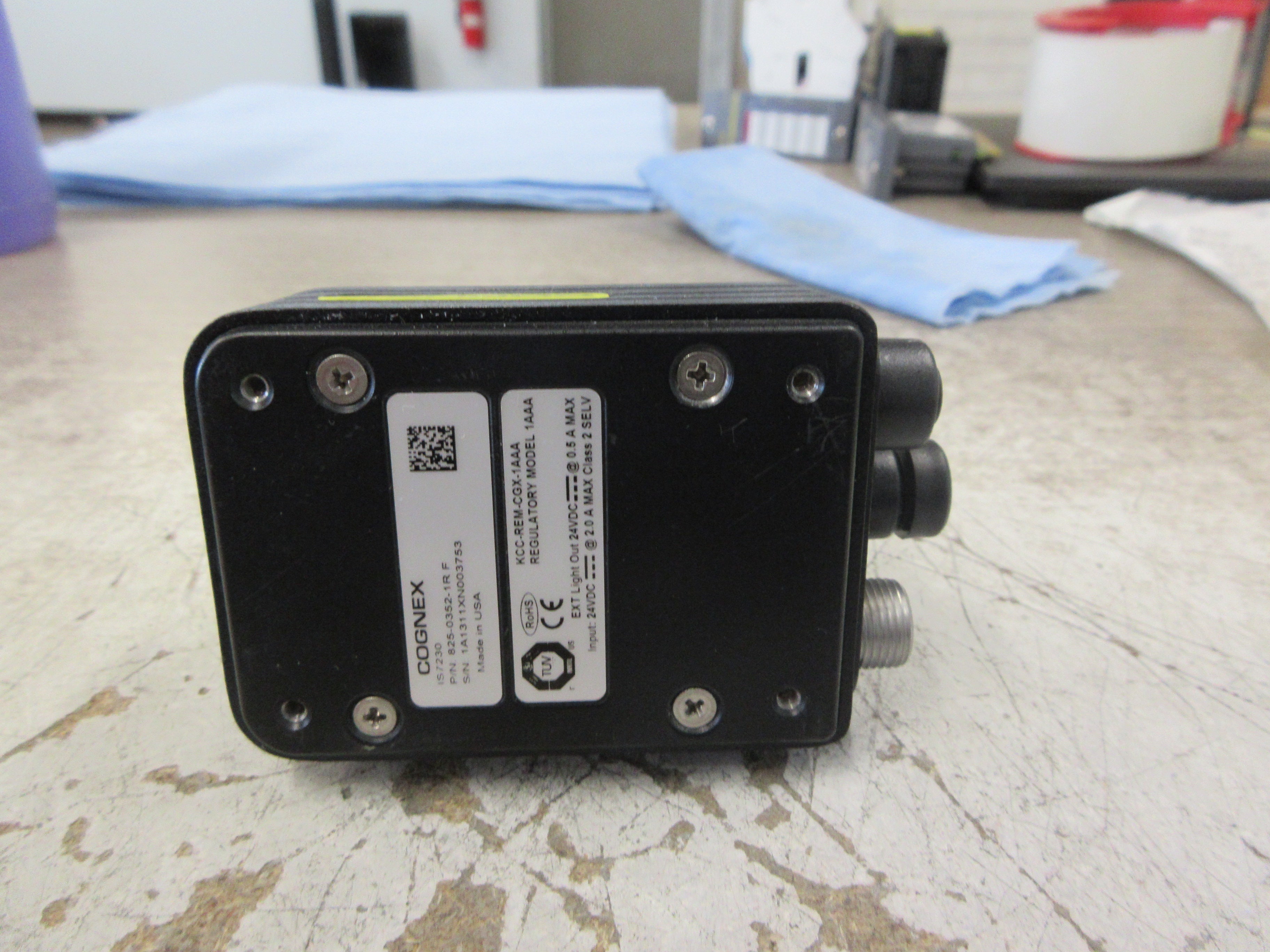 Cognex In-Sight 7000 IS7230 Vision System 825-0352-1RF 24VDC Used