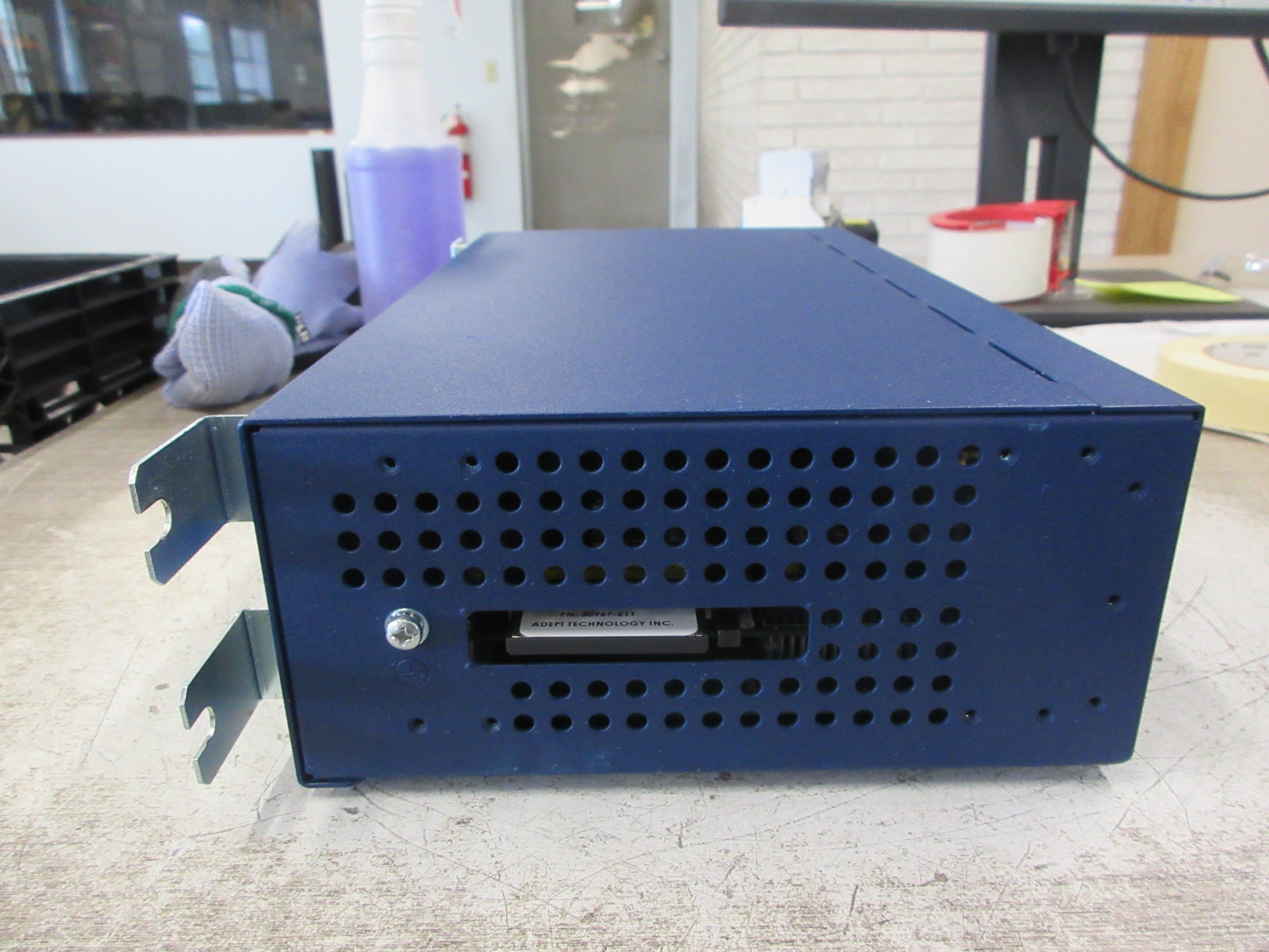 Adept Smart Controller CX 20000-310 Rev: R2 24VDC 5A Used