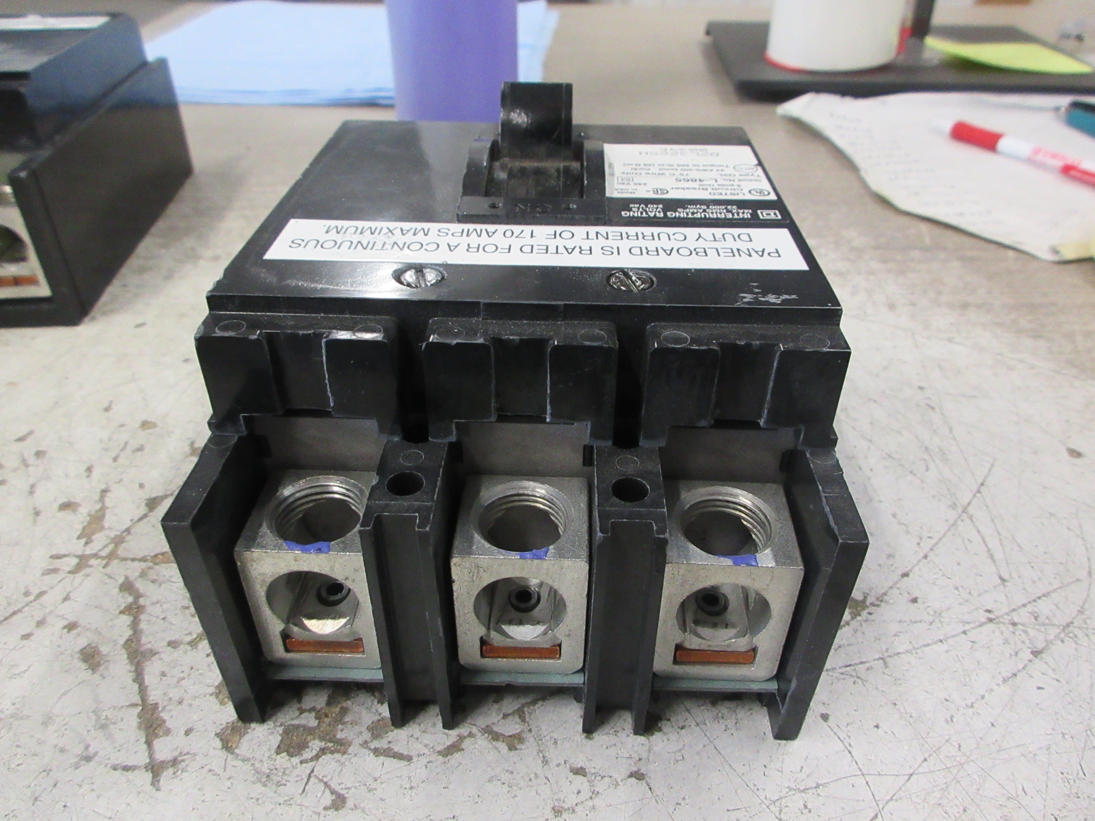 Square D Circuit Breaker Q2L3225H 225A 240V 3P (2) Mounting Screws Used