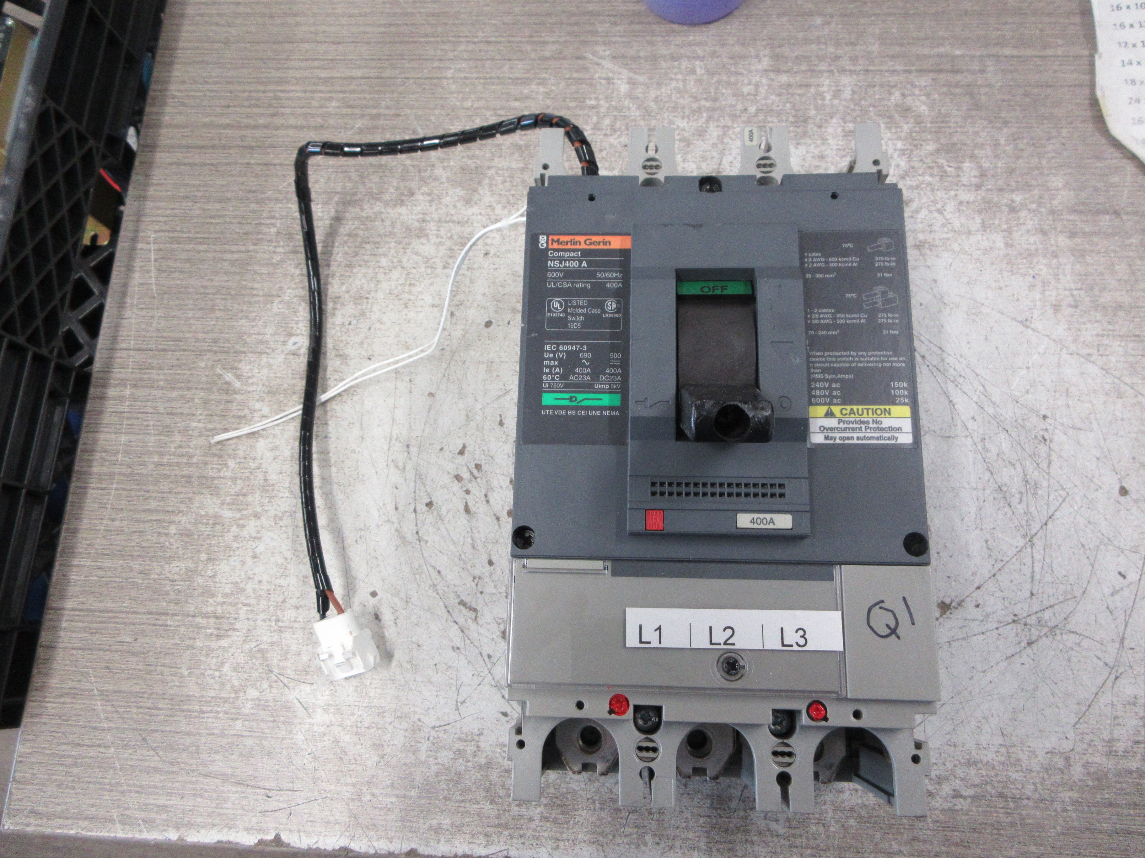 Merlin Gerin Circuit Breaker NSJ400A 400A 600V 50/60Hz 3P W/Connector Used