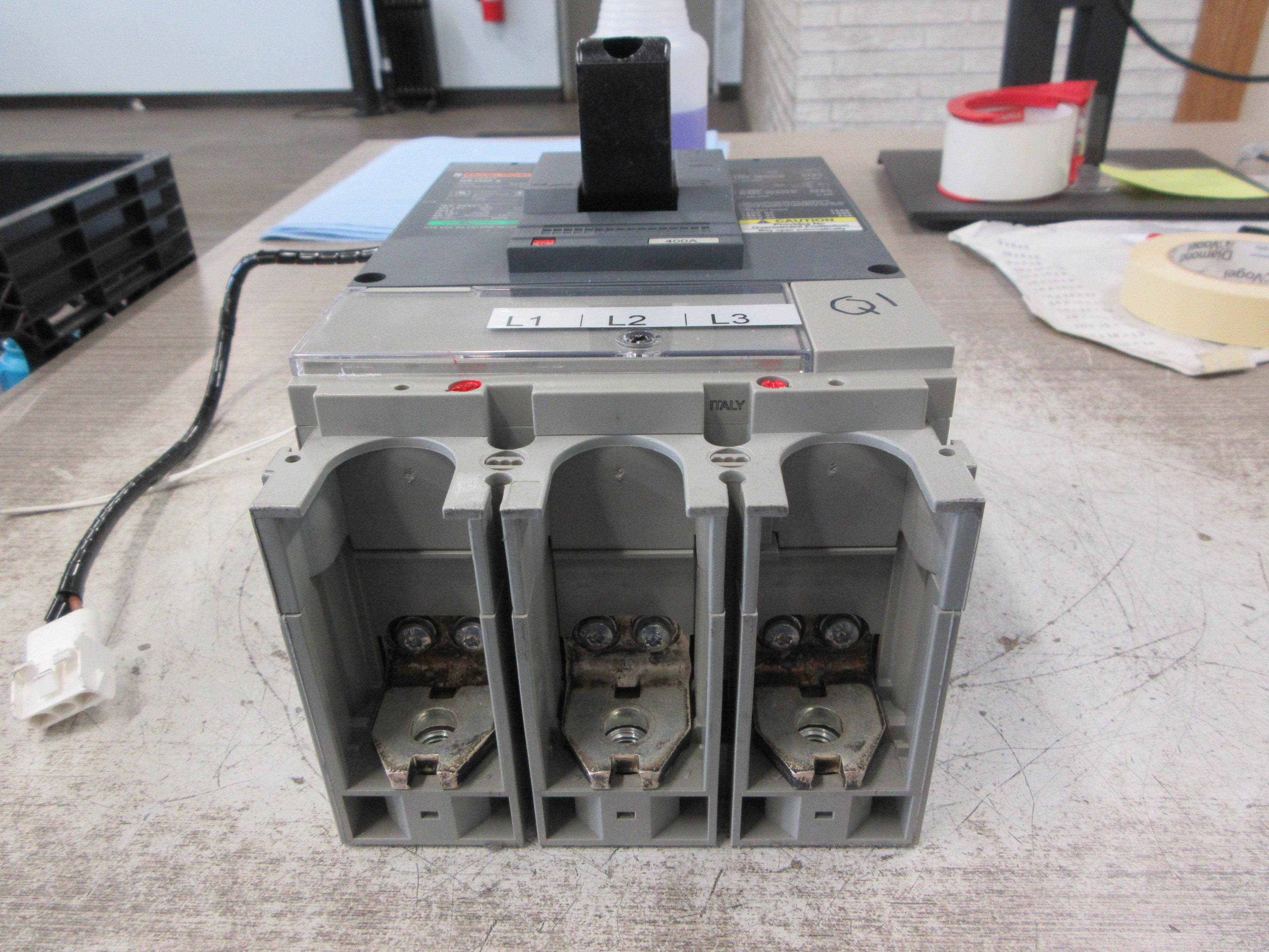 Merlin Gerin Circuit Breaker NSJ400A 400A 600V 50/60Hz 3P W/Connector Used