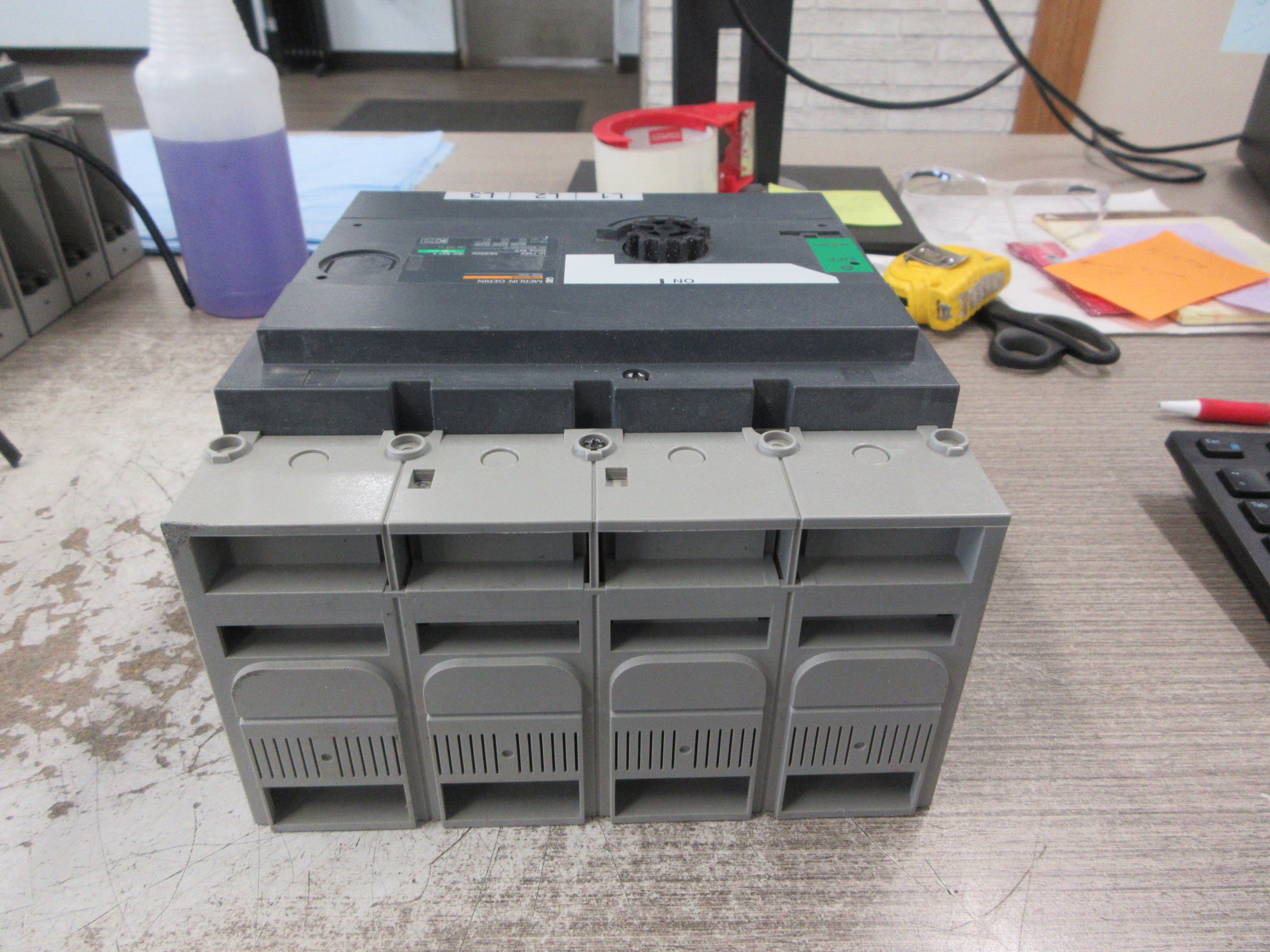 Merlin Gerin Interpact Disconnect Switch INS 400 400A 750V 50/60Hz Used