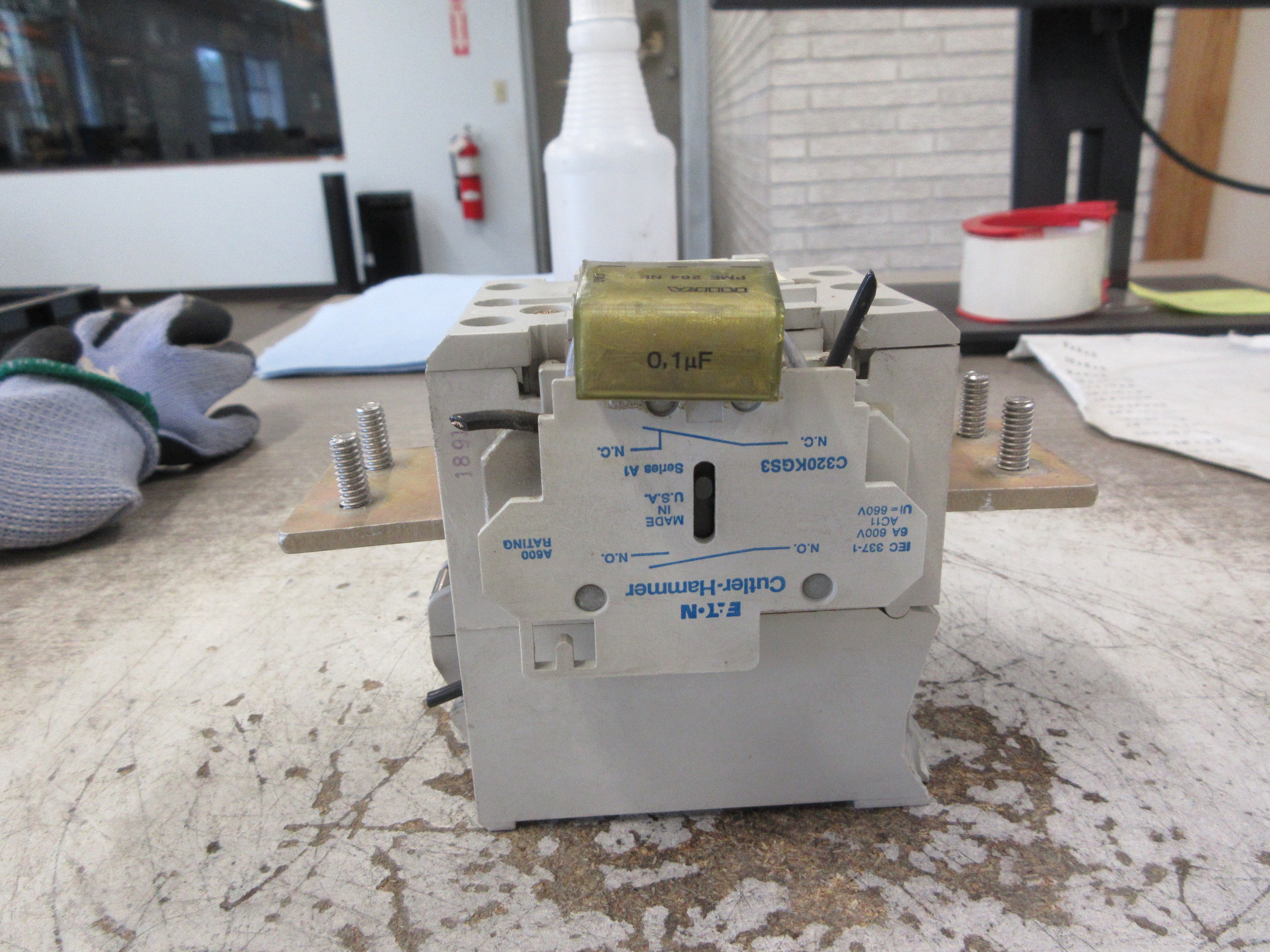 Eaton Size J Contactor CE15JN3 Ser. A1 120V Coil 60A (1) Aux Contact Used