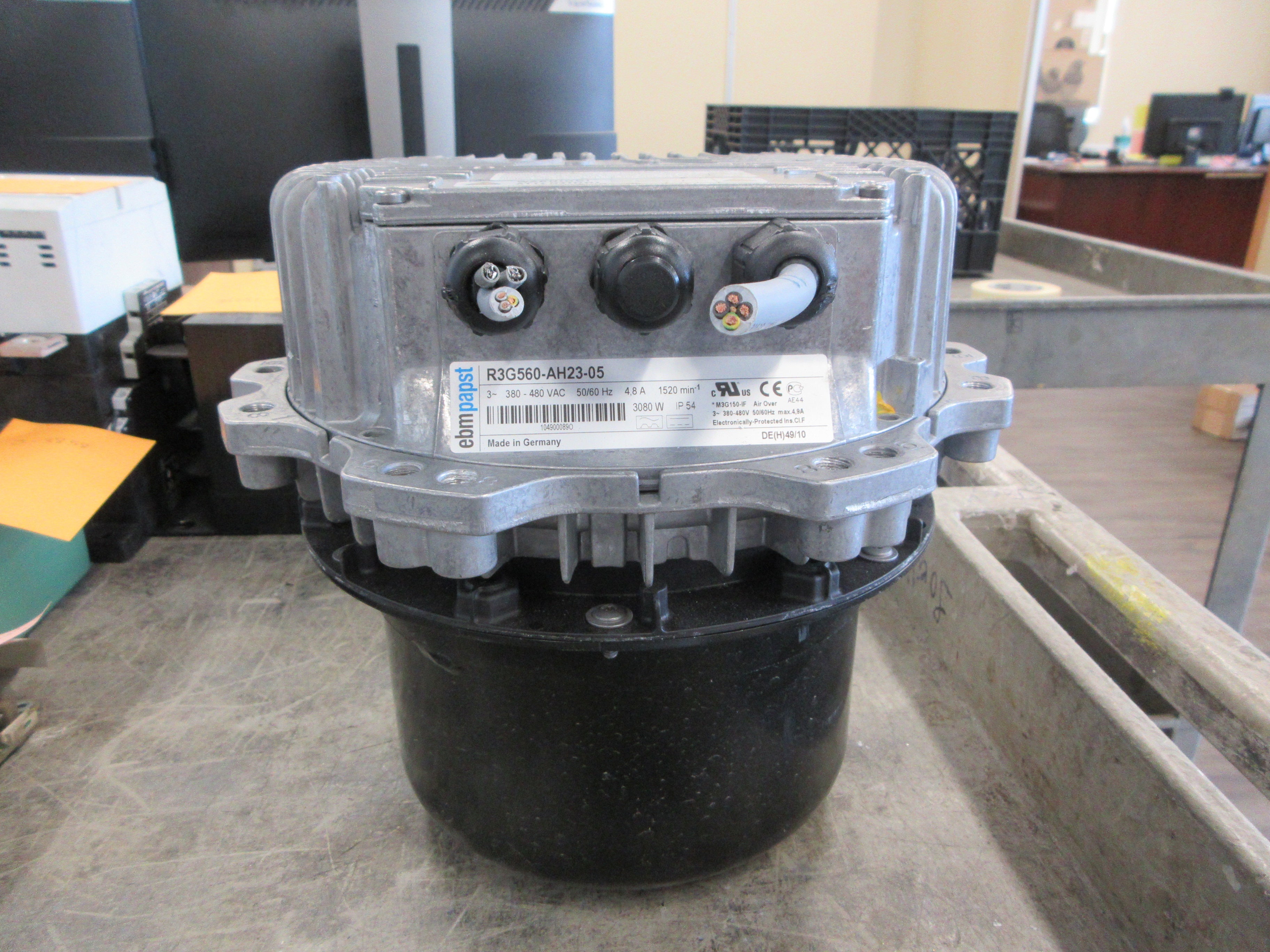 ebmpapst Centrifugal Fan R3G560-AH23-05 380-480V 50/60Hz 3Ph 4.8A 1520RPM Used