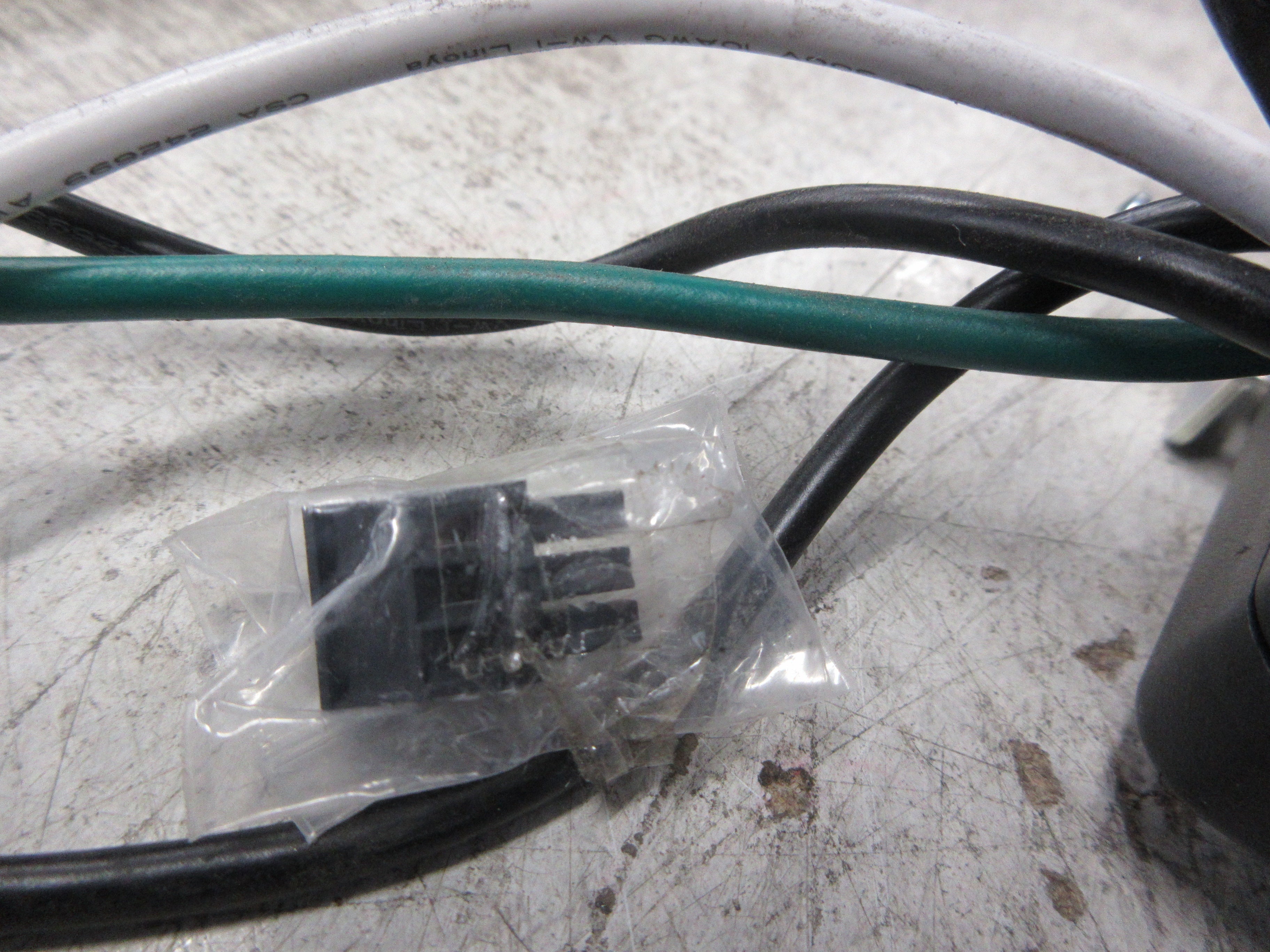 Square D SurgeLoc Surge Protective Device SSP02BIA12PBQ1 208Y/120V 50/60Hz VPR: 700 L-N, L-G, N-G/1200L-L MCOV: 150V L-N, L-G, N-G/300V L-L Used