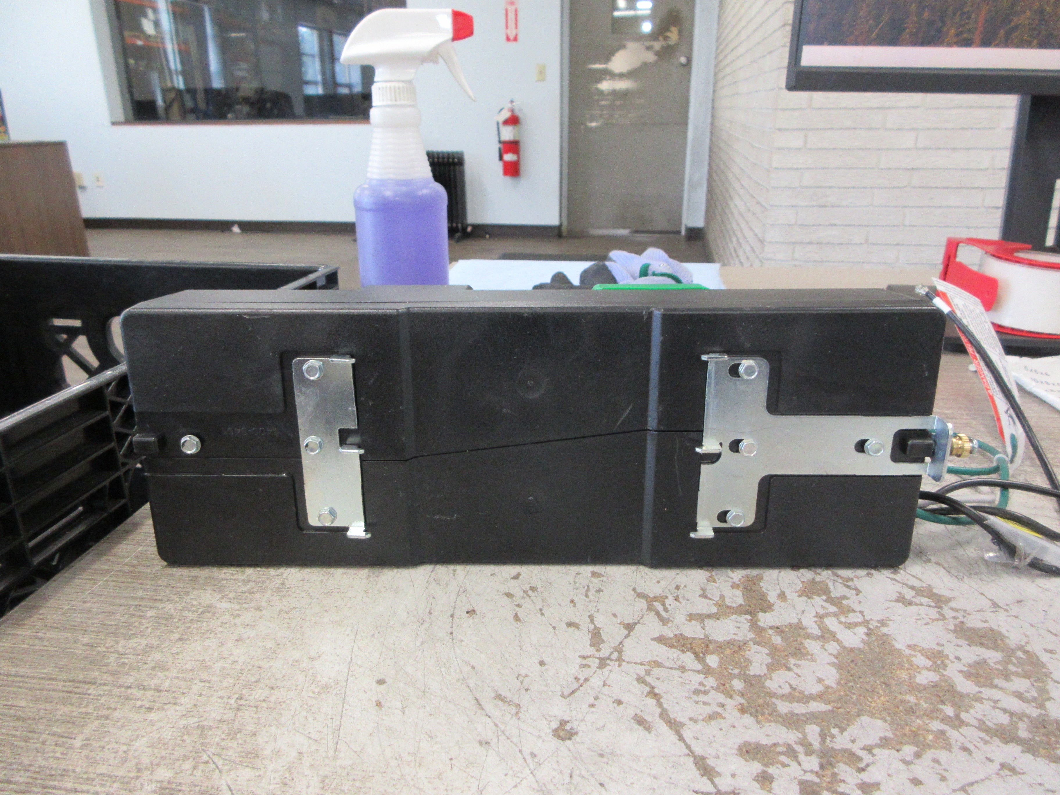 Square D SurgeLoc Surge Protective Device SSP02BIA12PBQ1 208Y/120V 50/60Hz VPR: 700 L-N, L-G, N-G/1200L-L MCOV: 150V L-N, L-G, N-G/300V L-L Used