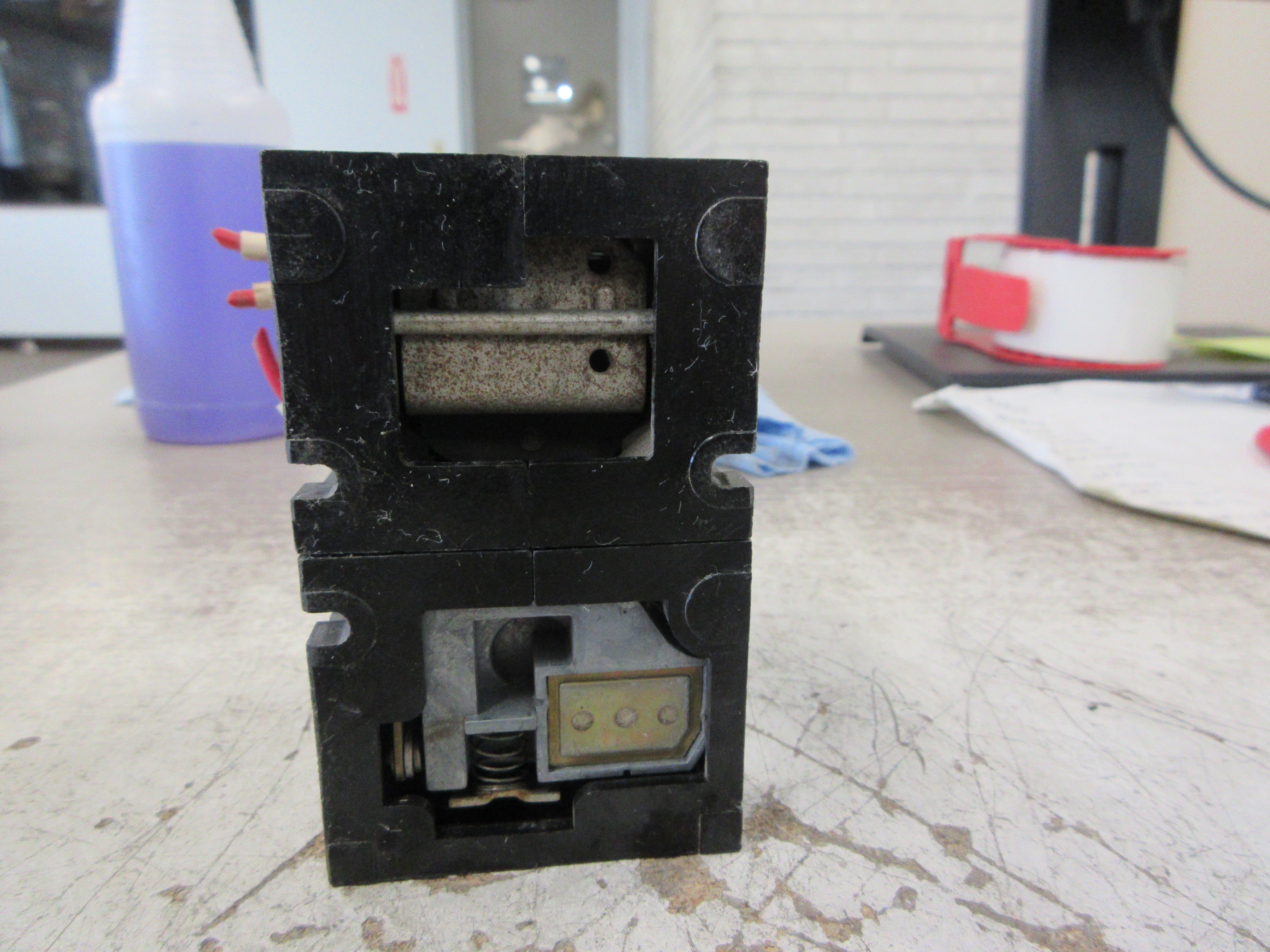 GE Industrial Relay CR122A04322AA 110-120V Coil 300VAC 10A *Chipped Corner* Used