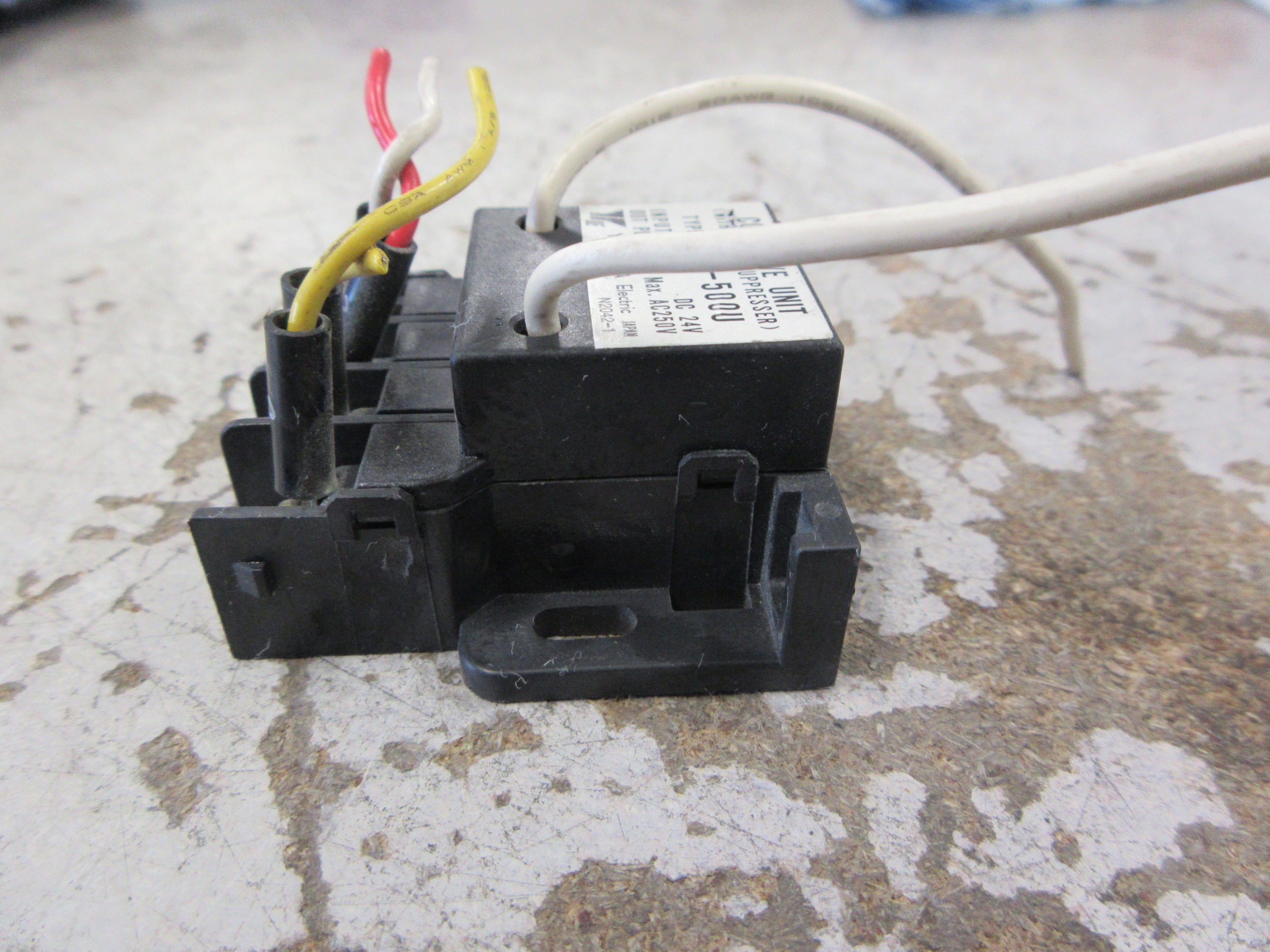 Yaskawa Coil Drive Unit TCU-500U Input: 24VDC Output: 250VAC Used