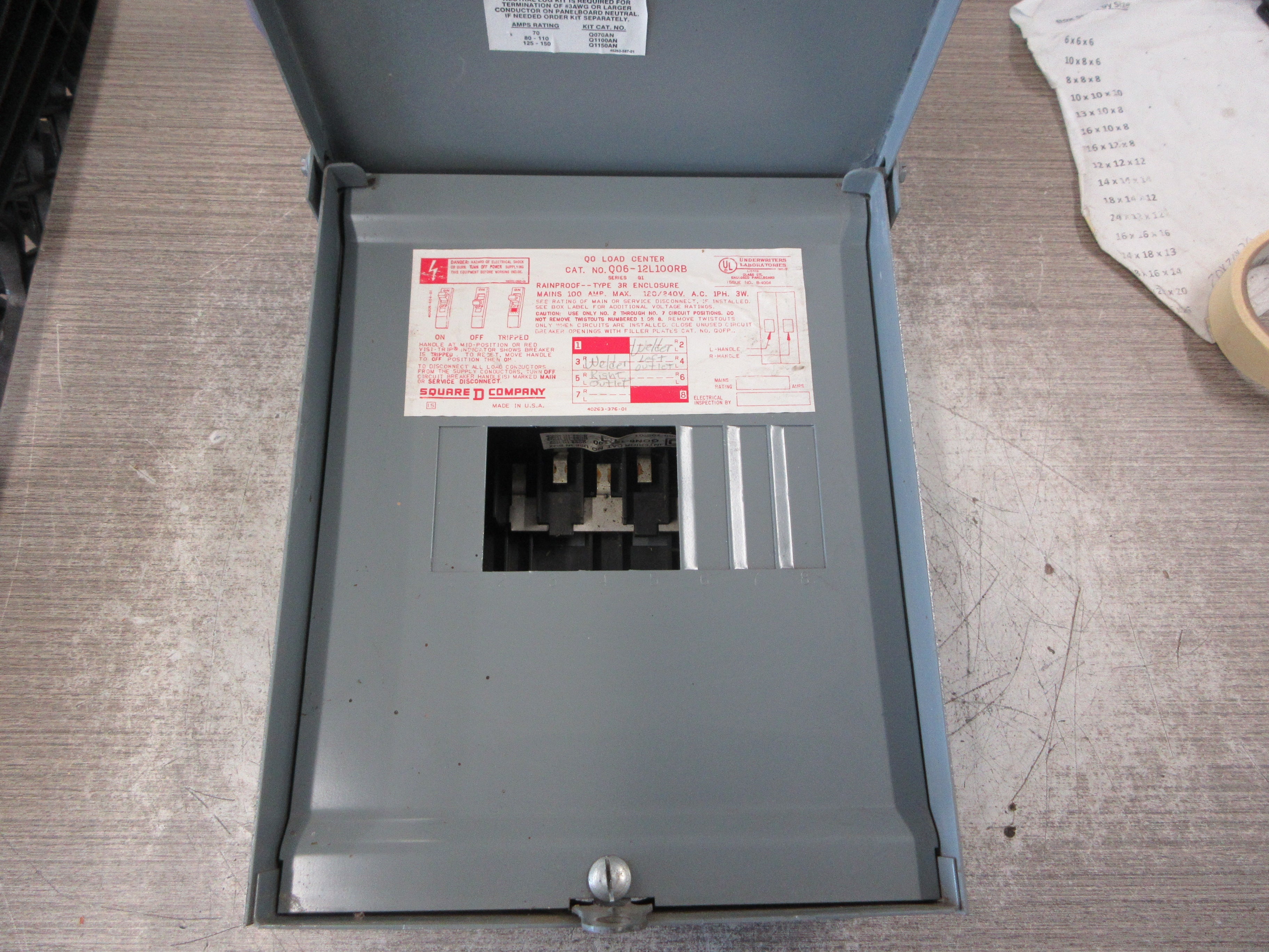 Square D Main Lug Circuit Breaker Panel Q06-12L100RB 3R Enclosure Used