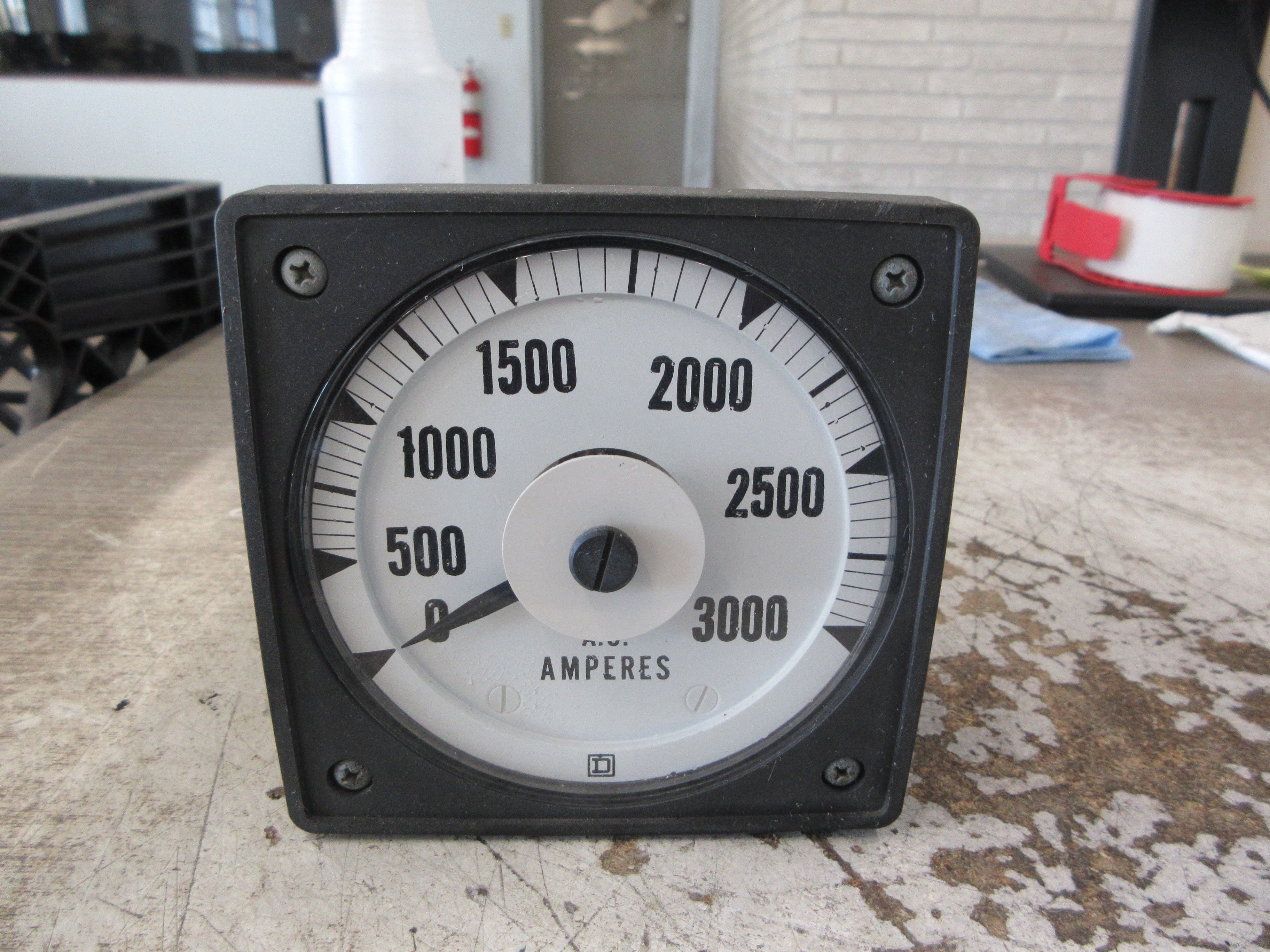 Square D AC Ammeter EAIAF Range: 0-3000A Used
