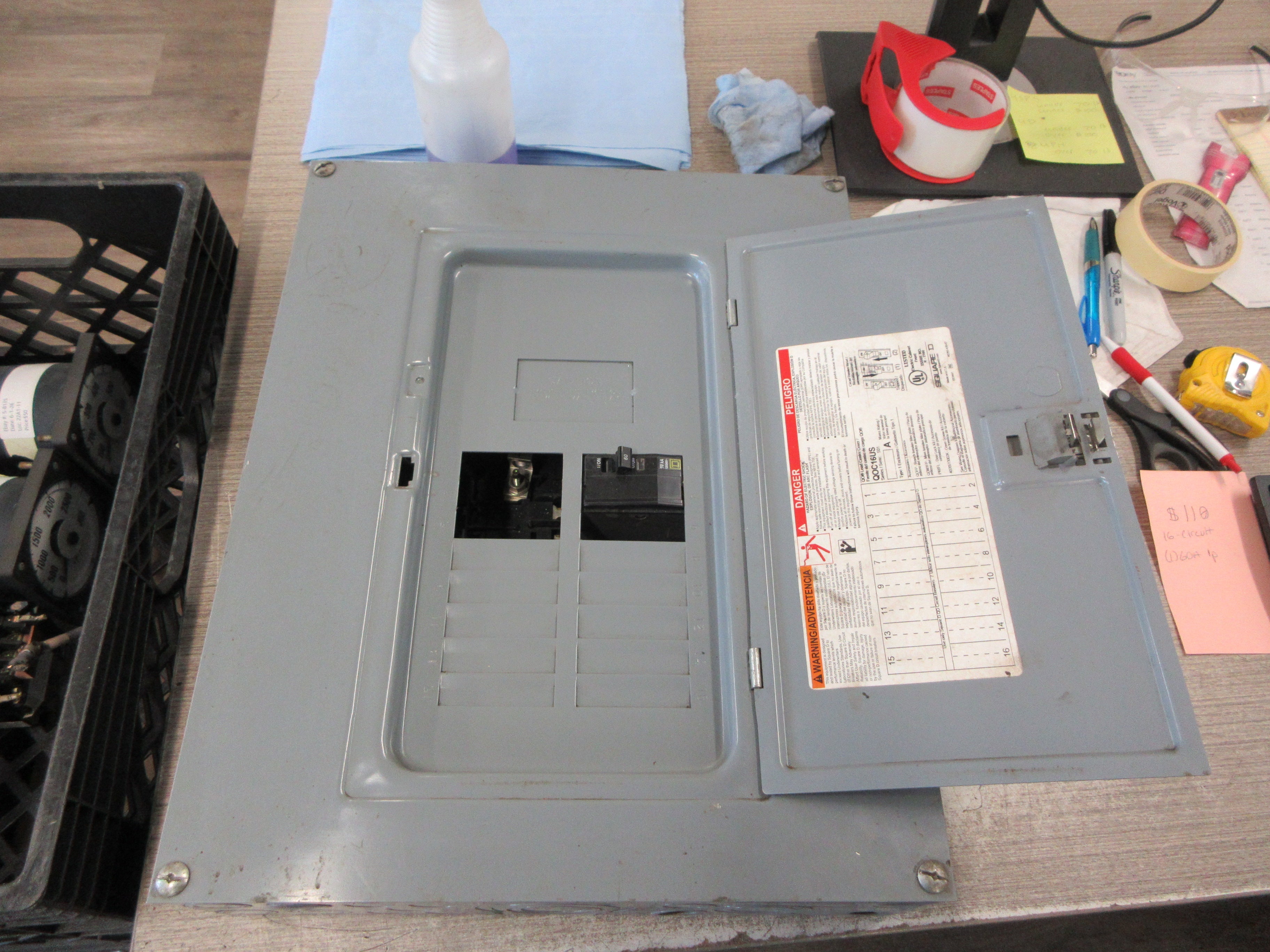 Square D Main Lug Circuit Breaker Panel QOC16US 100A 120-240V 16-Circuit Used
