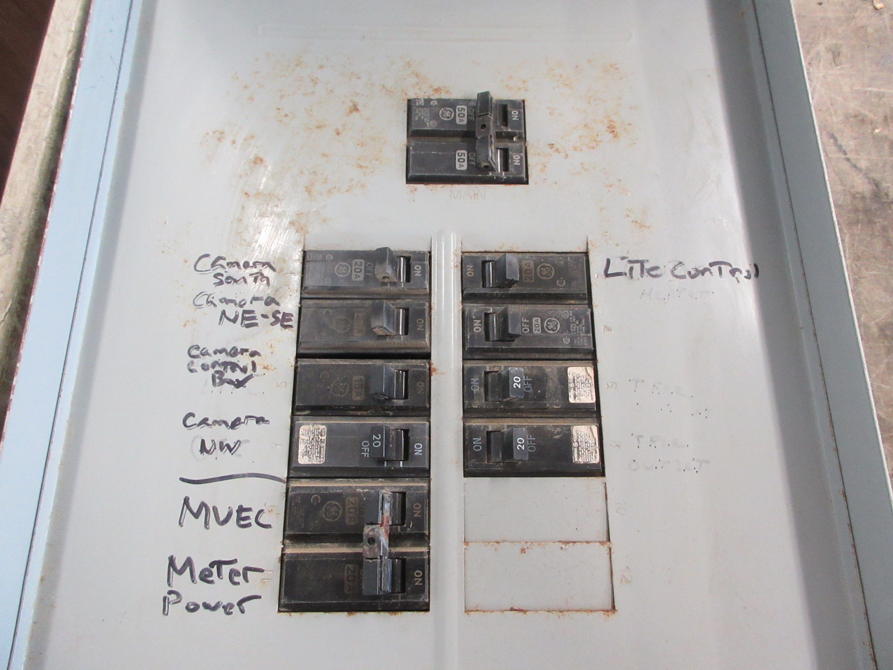 GE Main Breaker Circuit Breaker Panel Main 50A 2P 100A Max 120-240V 1Ph Used
