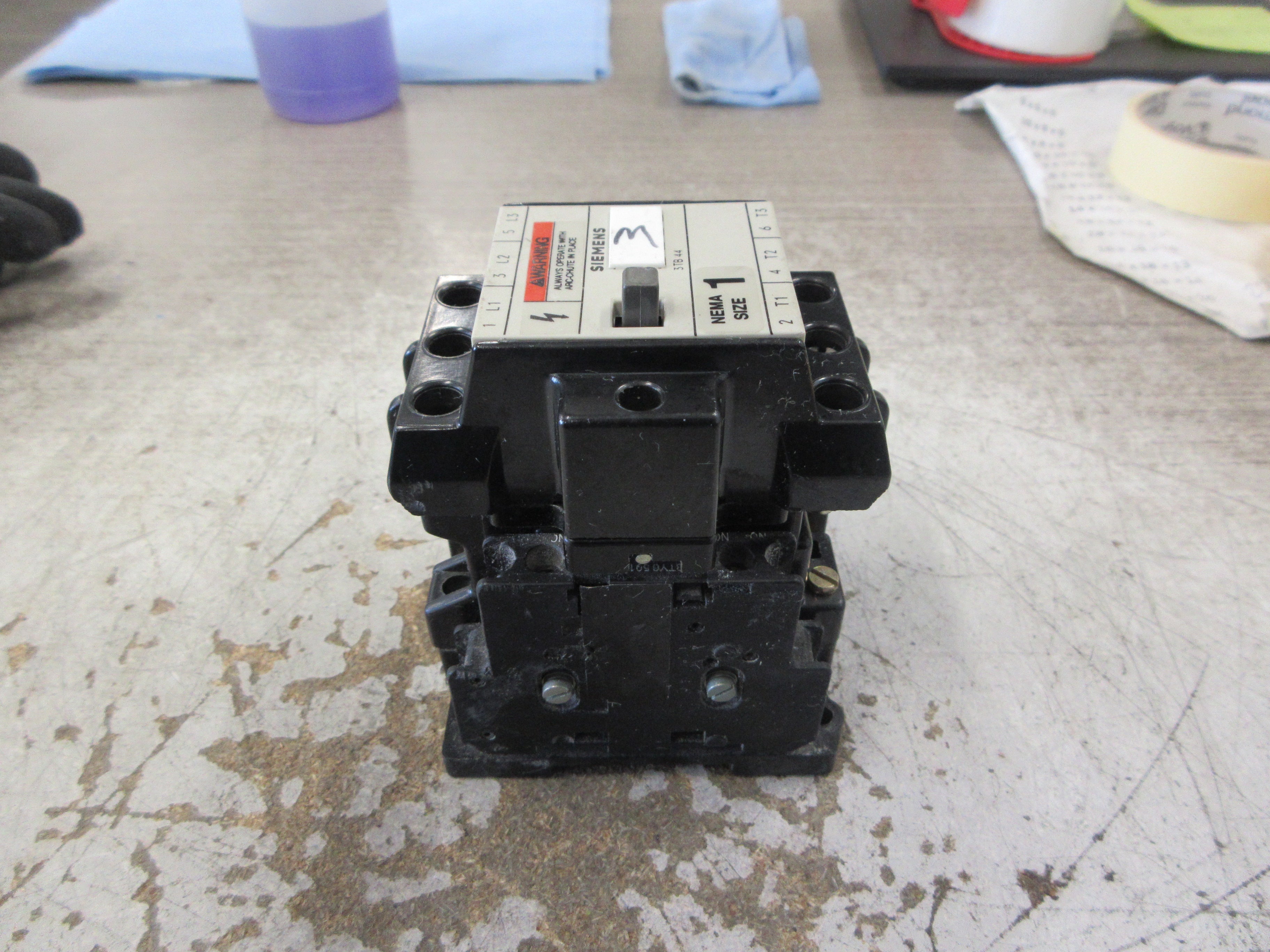 Siemens Size 1 Contactor 3TB44 17-0A 120C Coil 27A 600V Used