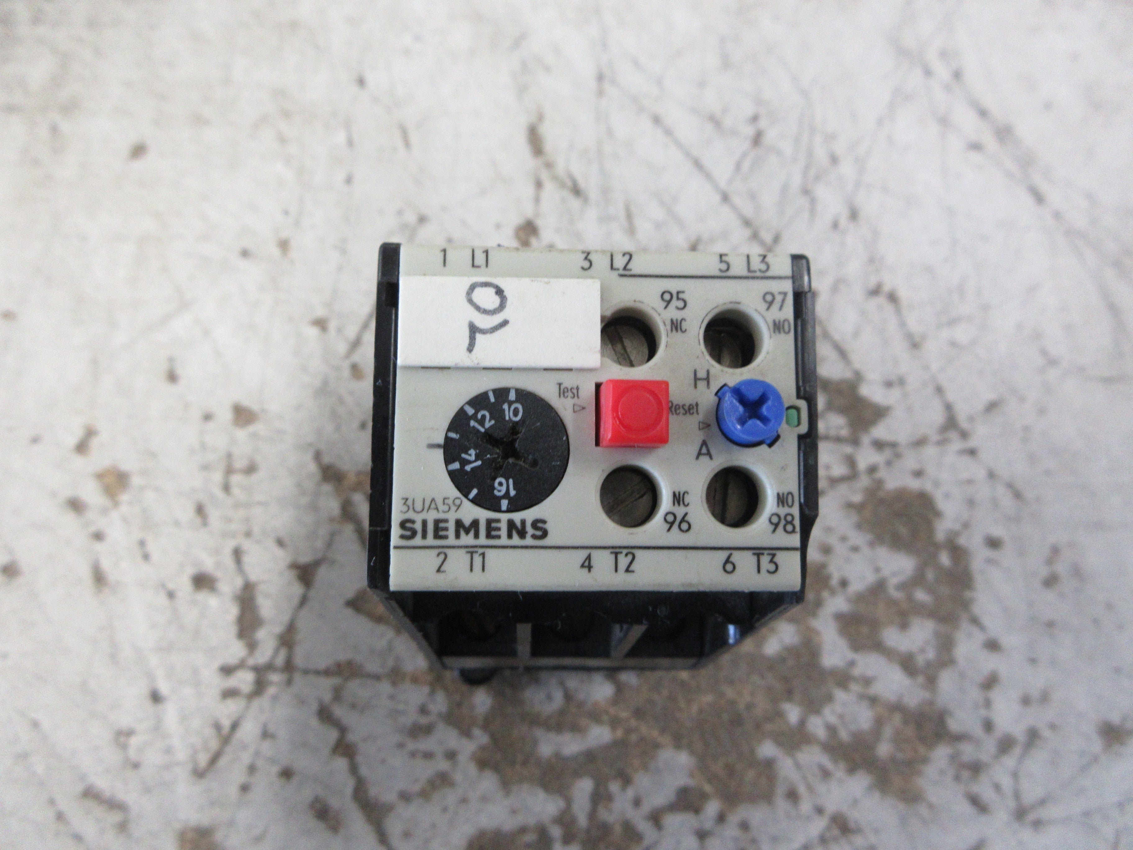 Siemens Solid State Overload 3UA59 00-2A Trip: 10-16A *Chipped Corner* Used