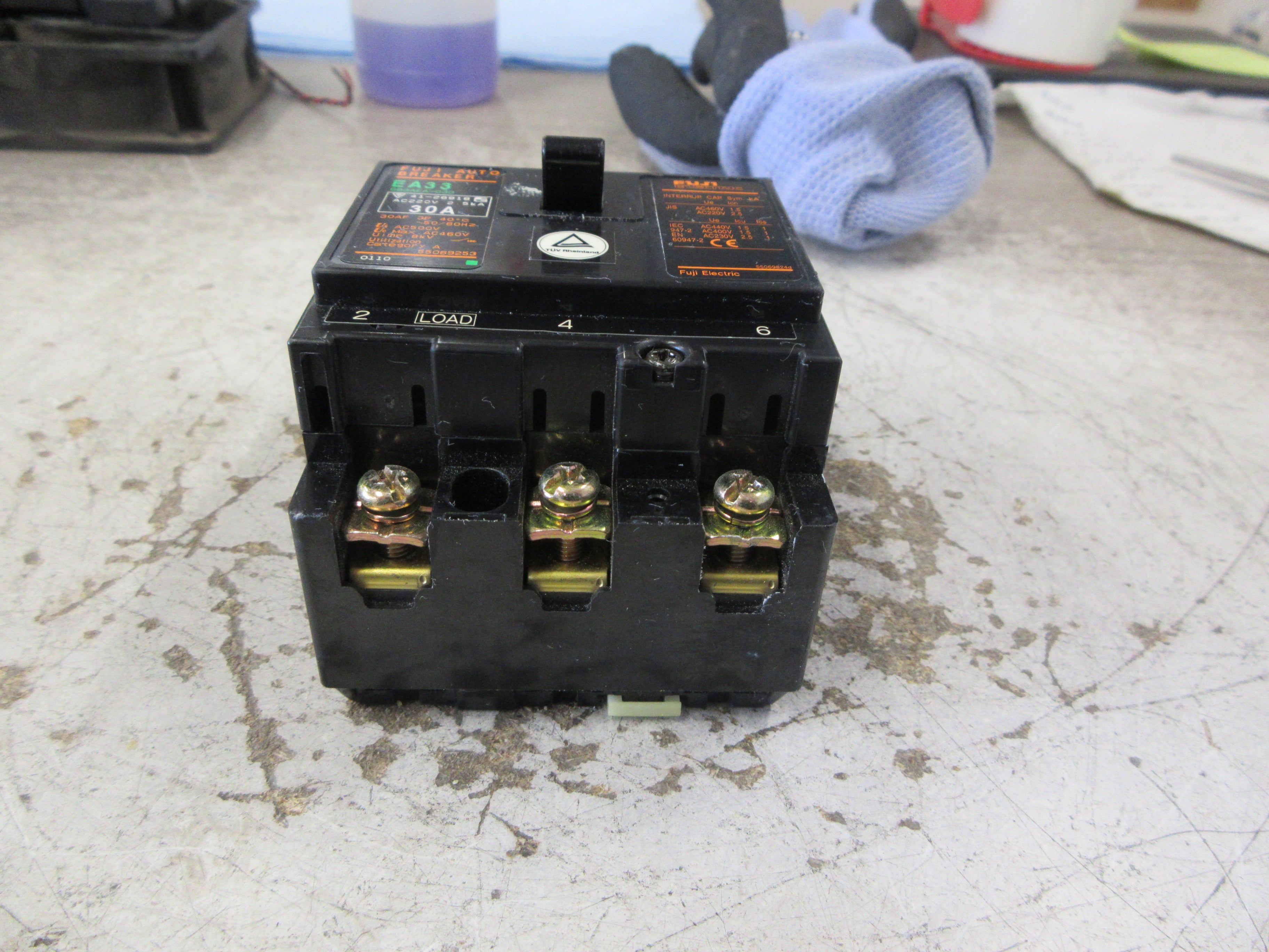 Fuji Electric Circuit Breaker EA33 30A 460V 3P (1) Terminal Cover Used