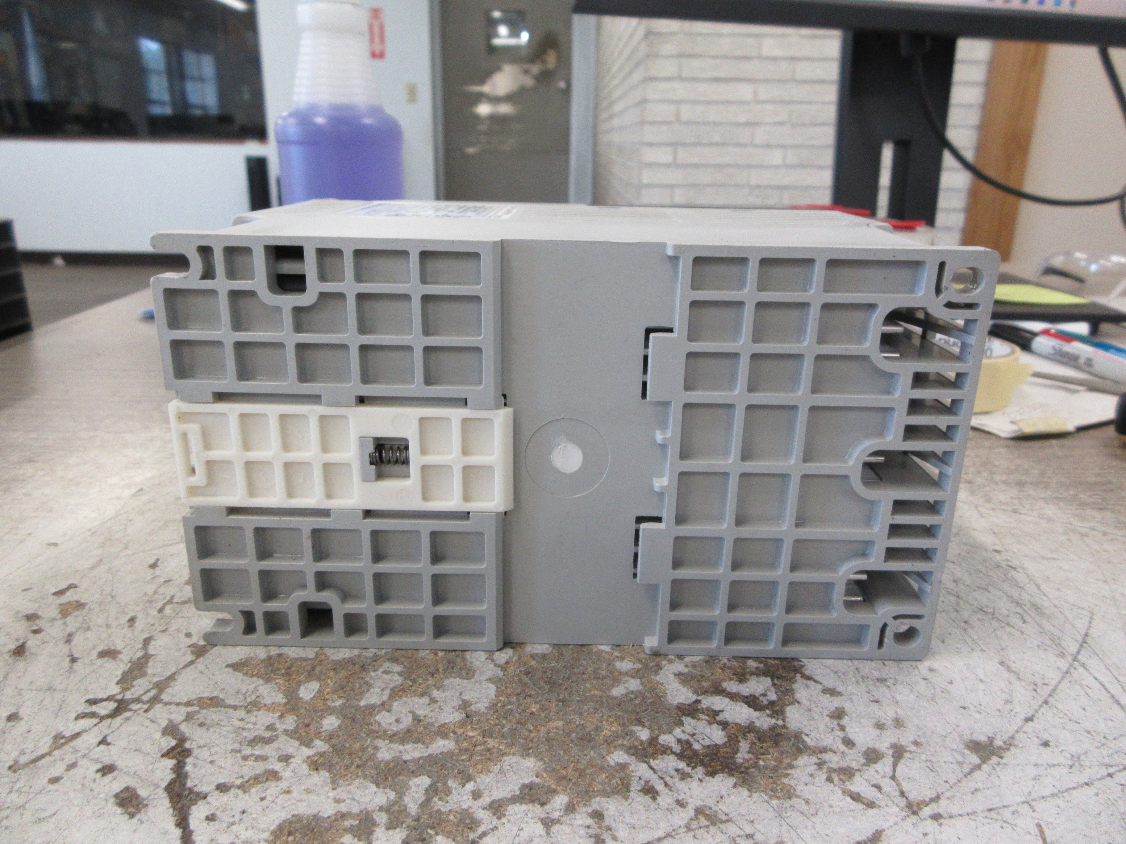 Allen-Bradley PowerFlex 4 AC Drive 22A-D8P7N104 Ser. A F/W: 6.01 5HP 3Ph Used