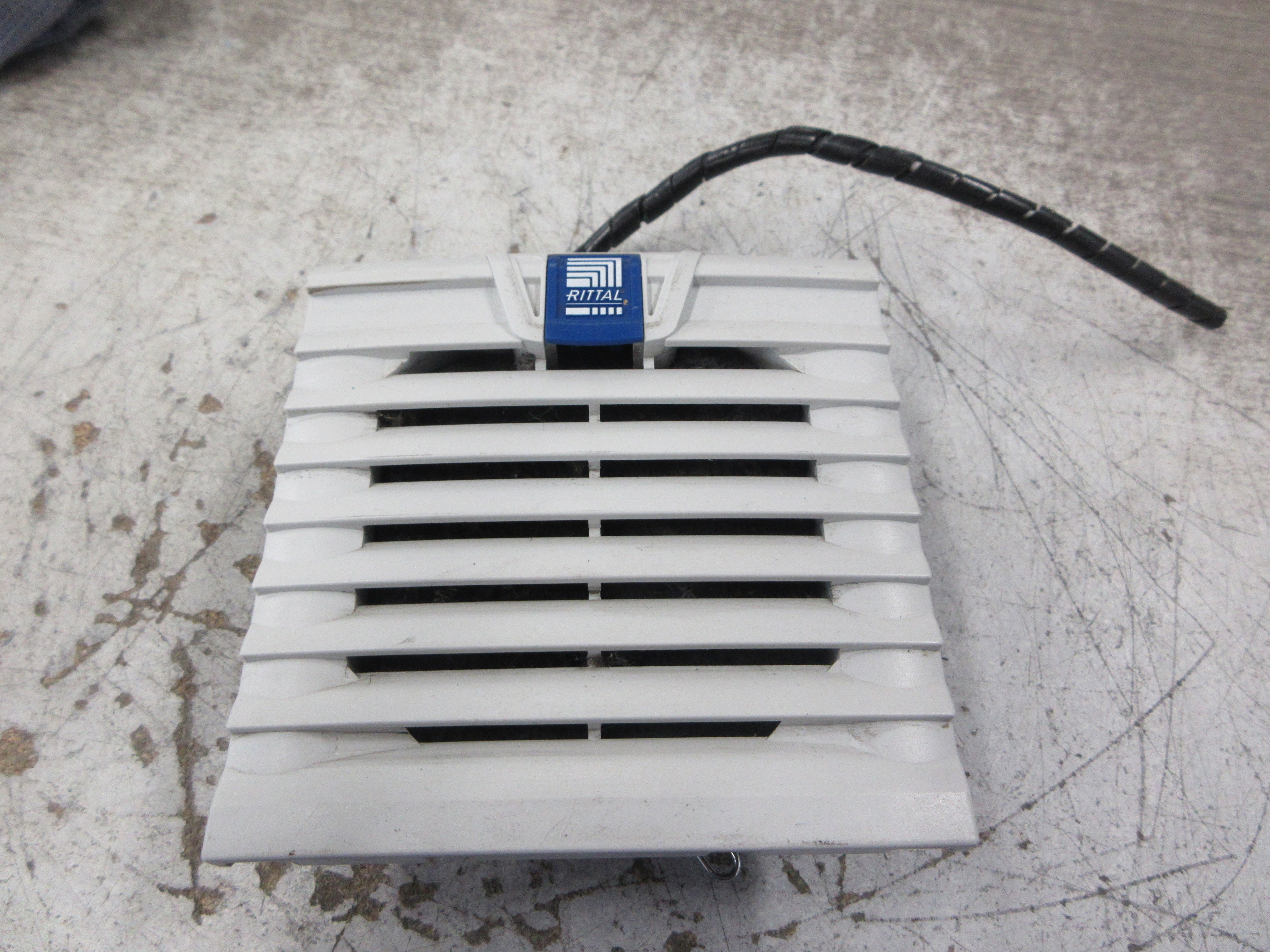 ebmpapst Axial Fan 3900 115V 60Hz 100mA 0.9W *Missing (2) Clips* Used