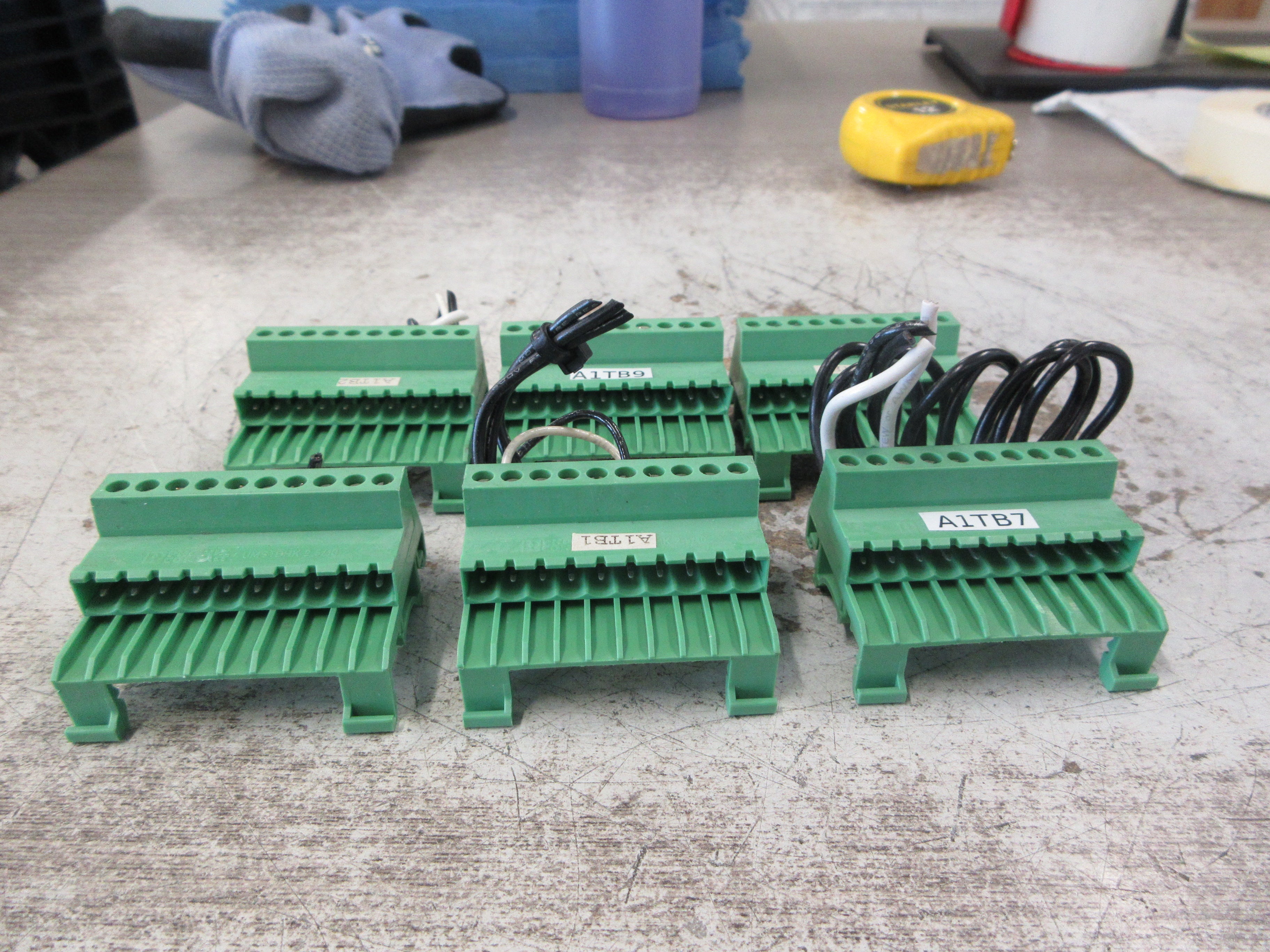 Phoenix Contact DIN-Rail Connector UMSTBHK 2,5/10 *Lot of 6* Used