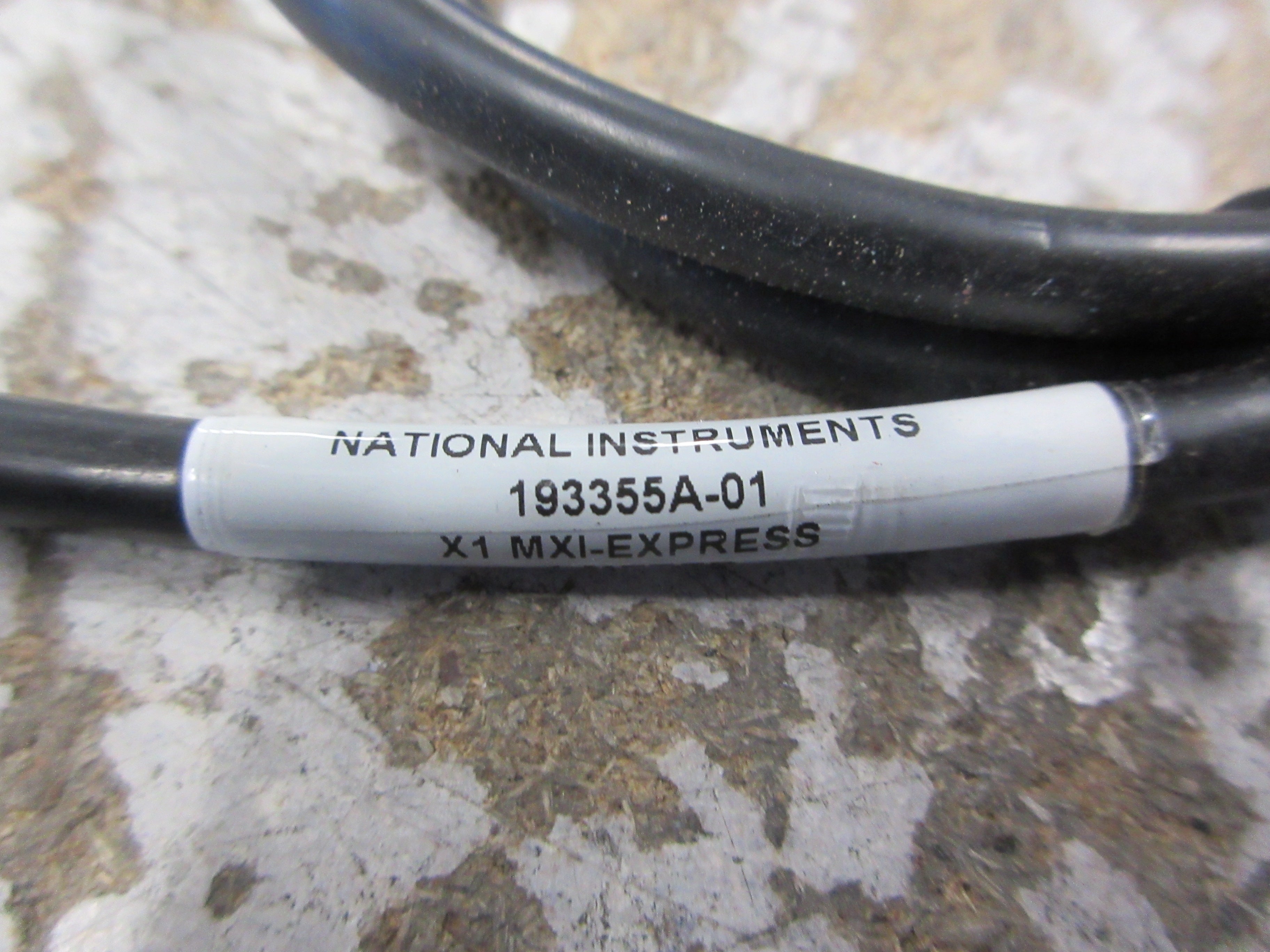 National Instruments MXI-Express Cable 193355A-01 1-Meter Used