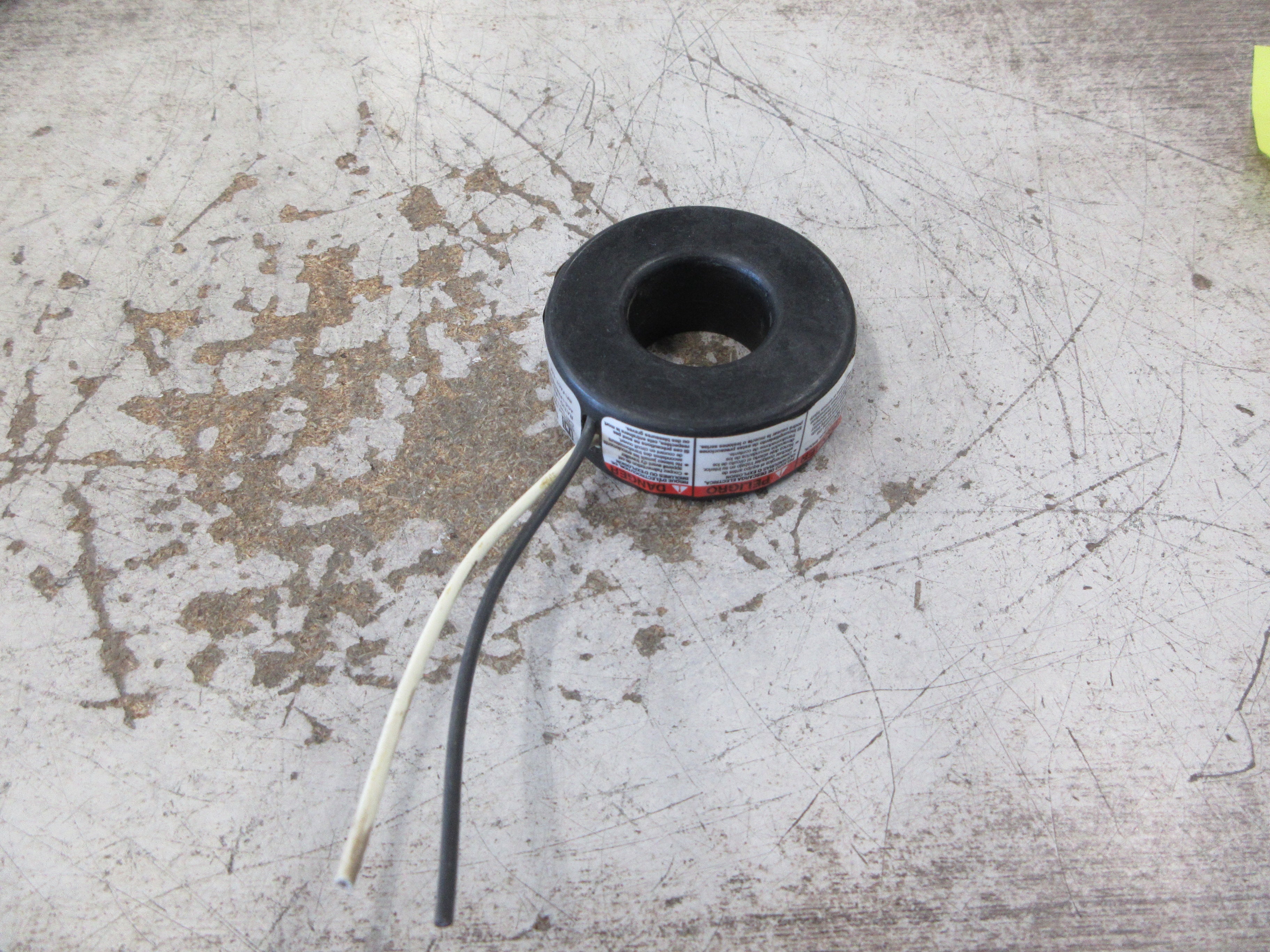 Square D Current Transformer 2NR-651-003 Ratio 325:0.5A 600V 60Hz 10KV BIL Used