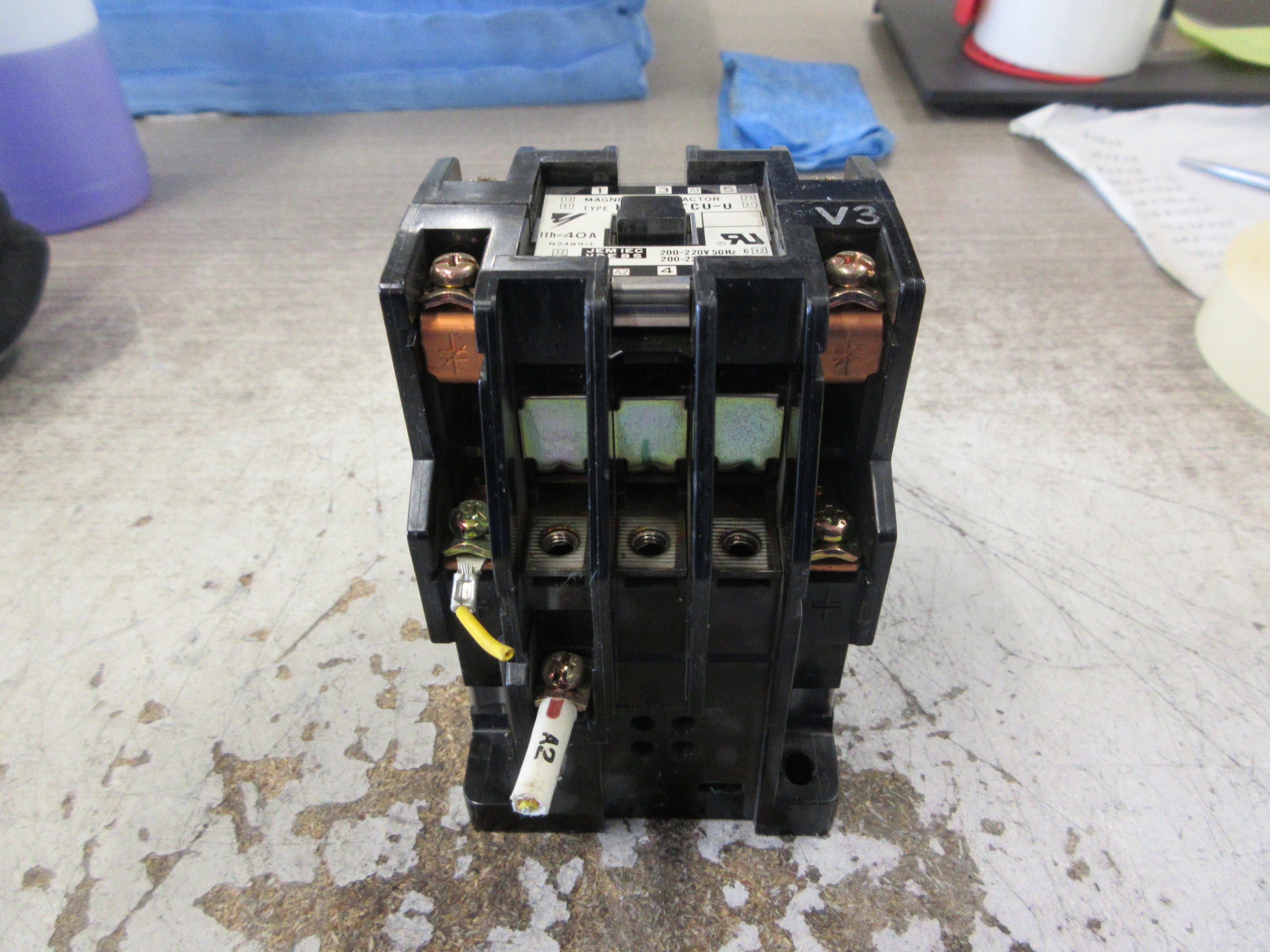 Yaskawa Contactor HI-25ETCU-U 200-230V Coil 40A *Missing (6) Terminal Screws*