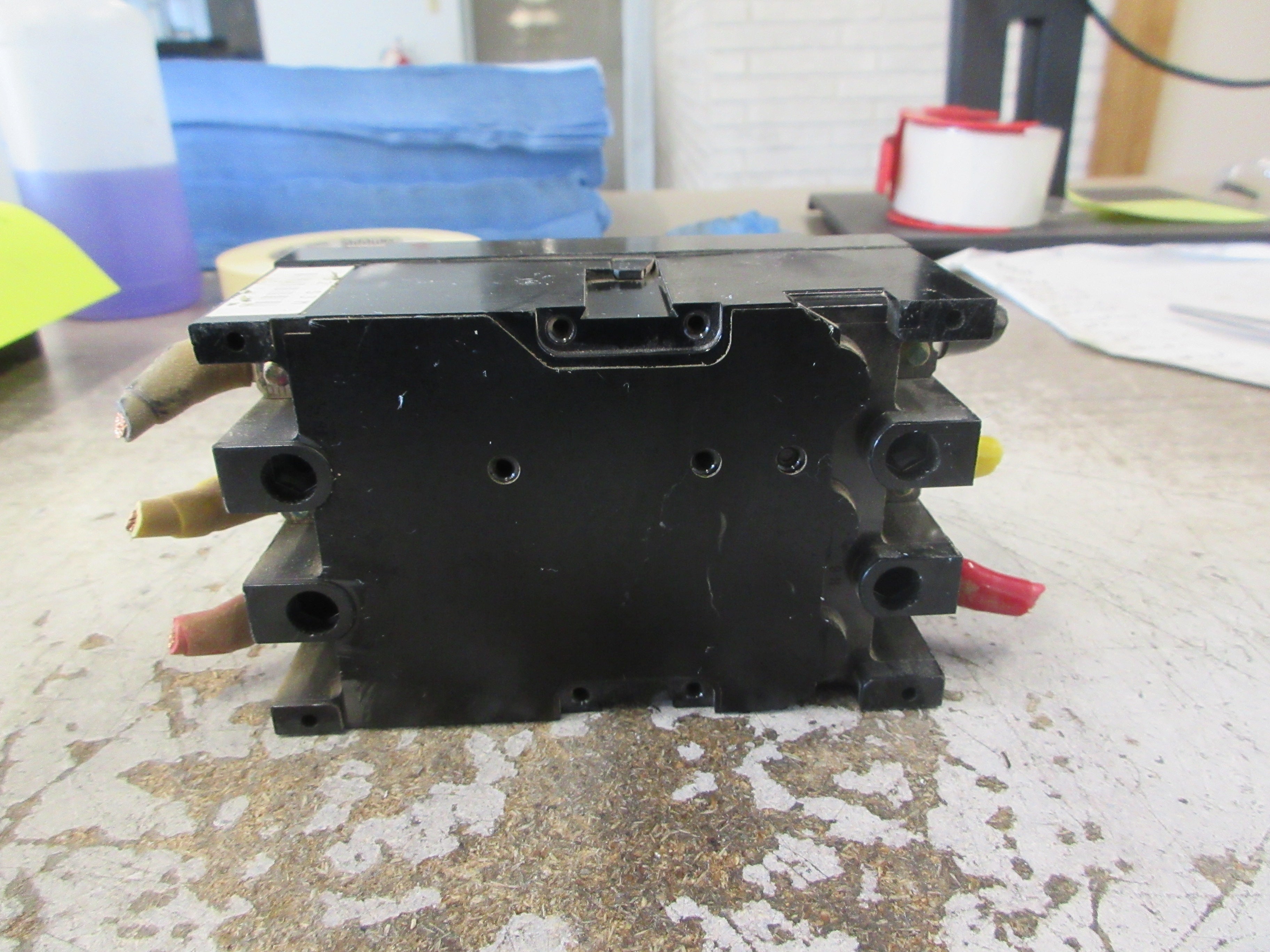 Fuji Electric Circuit Breaker SA33M 32A 550V 3P Used