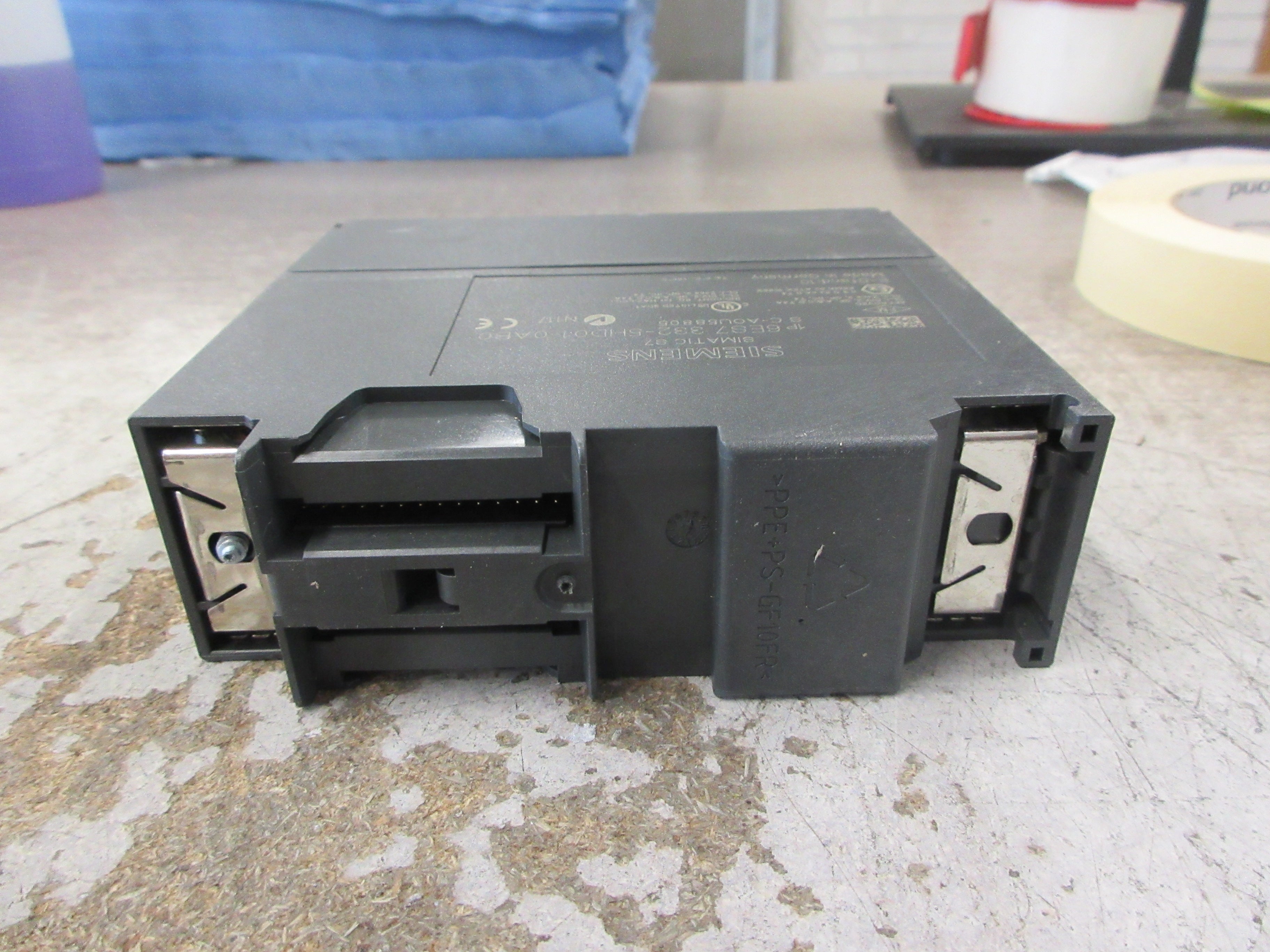 Siemens Simatic S7 Output Module 6ES7 332-5HD01-0AB0 *Broken Clip* Used