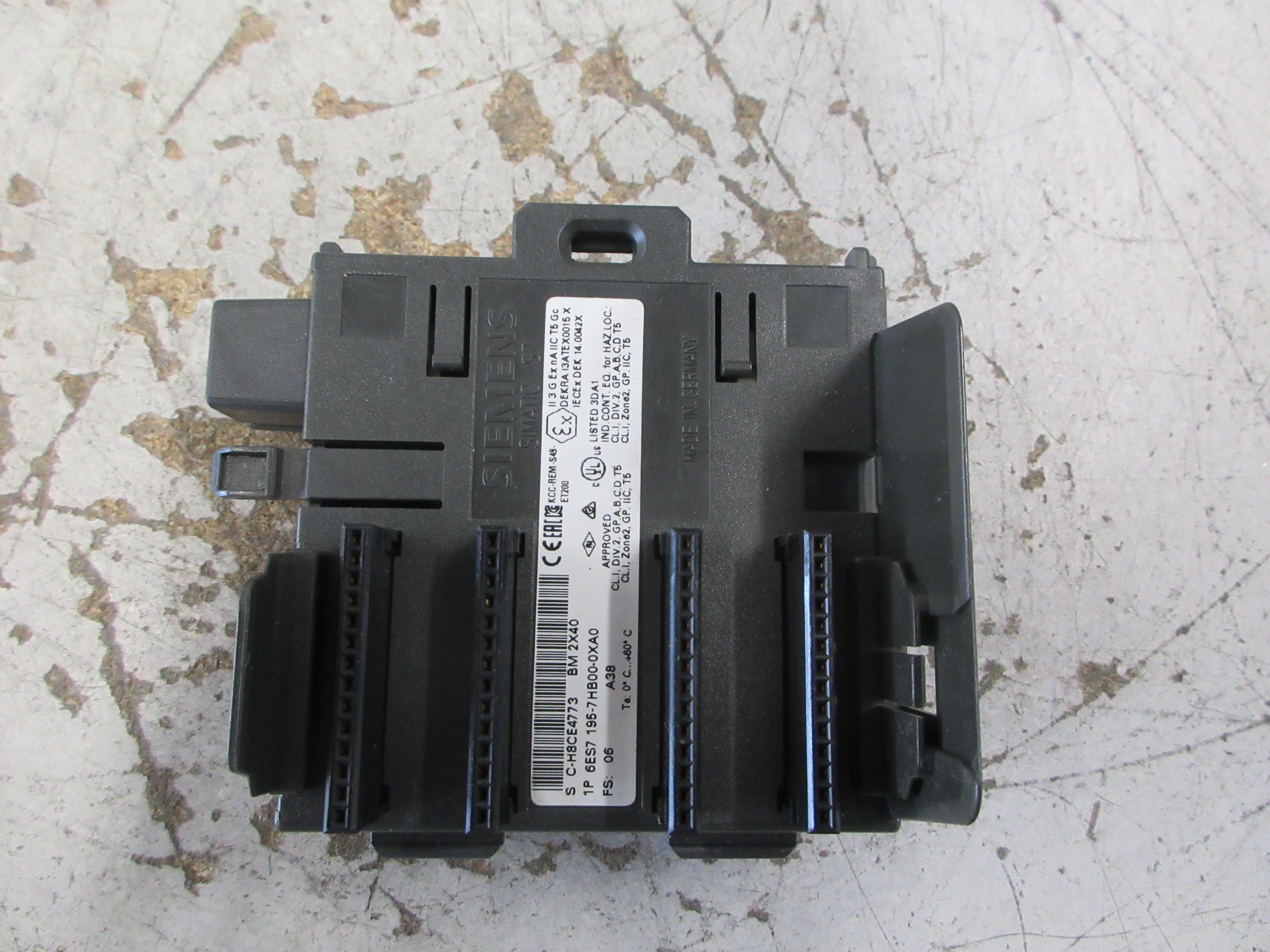 Siemens Bus Module 6ES7 195-7HB00-0XA0 FS: 06 Used