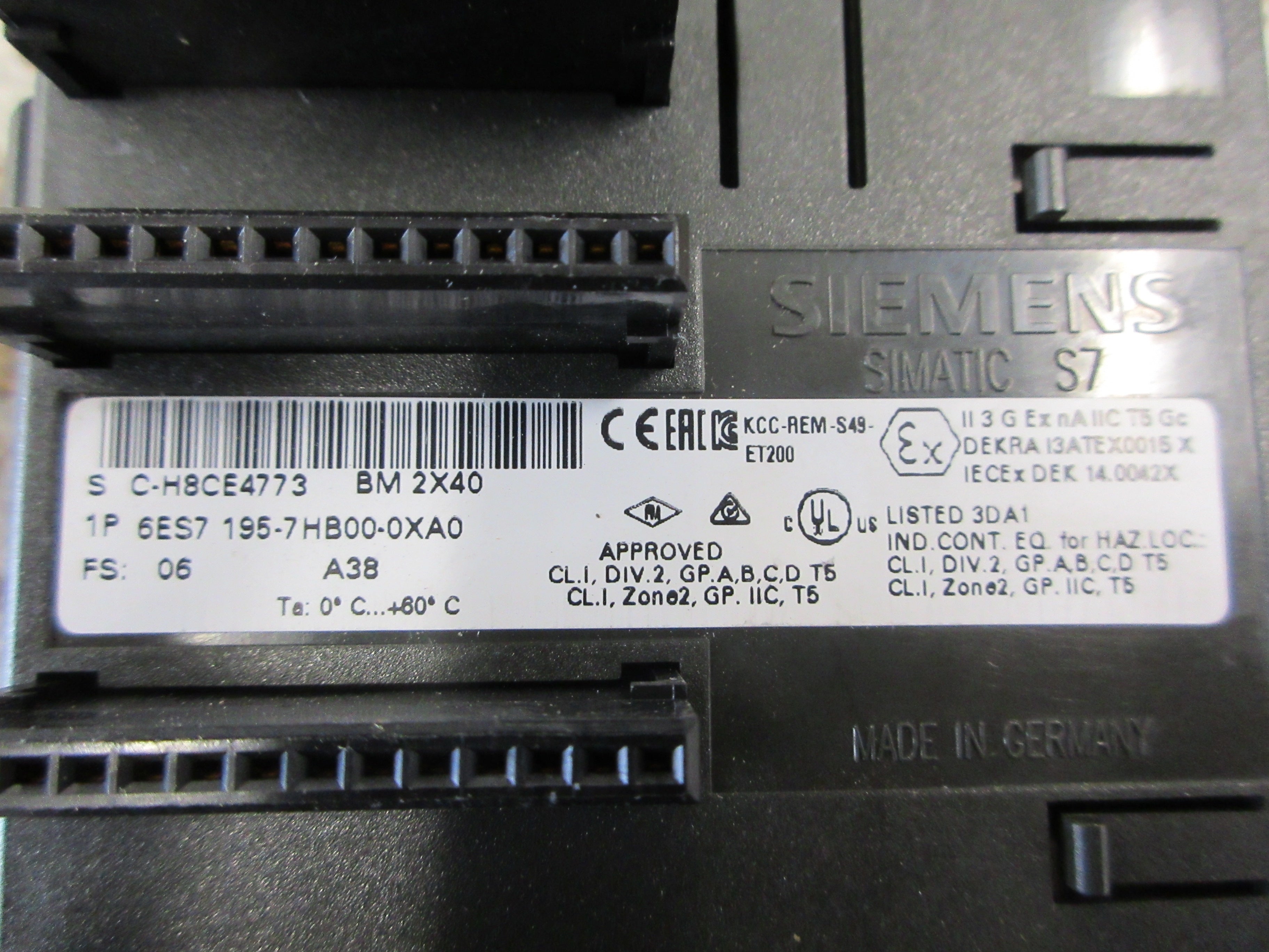 Siemens Bus Module 6ES7 195-7HB00-0XA0 FS: 06 Used