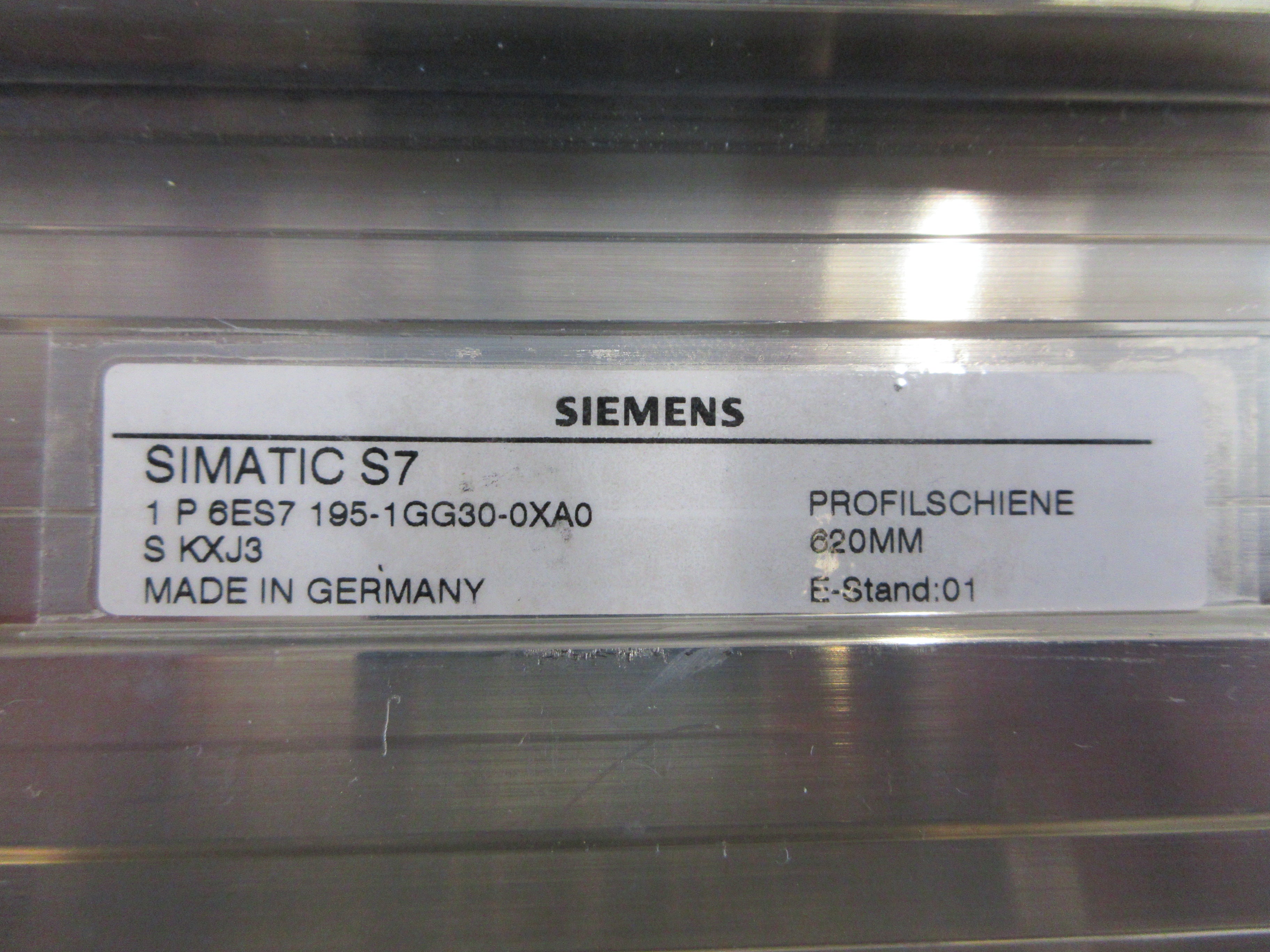 Siemens Simatic S7 Mounting Rail 6ES7 195-1GG30-0XA0 E-Stand: 01 620MM Used
