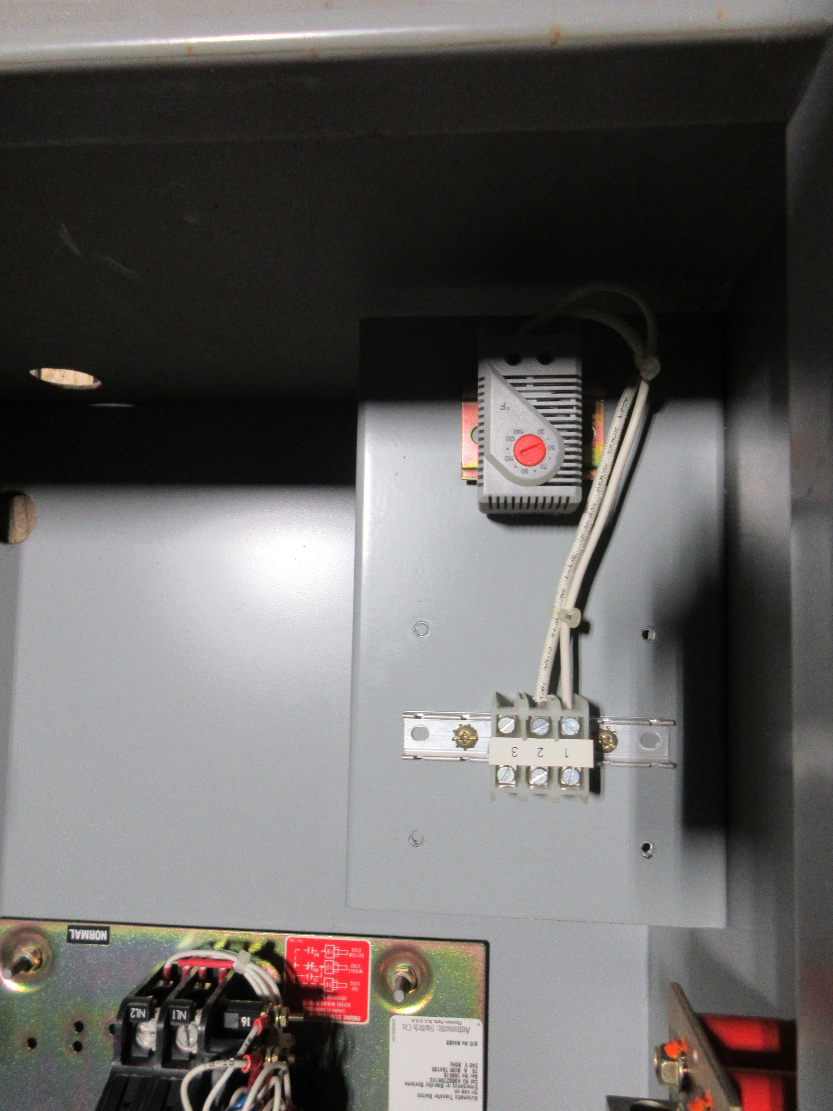 Asco Series 300 3R Automatic Transfer Switch A30027061XC 70A 240V 60Hz 1Ph Used