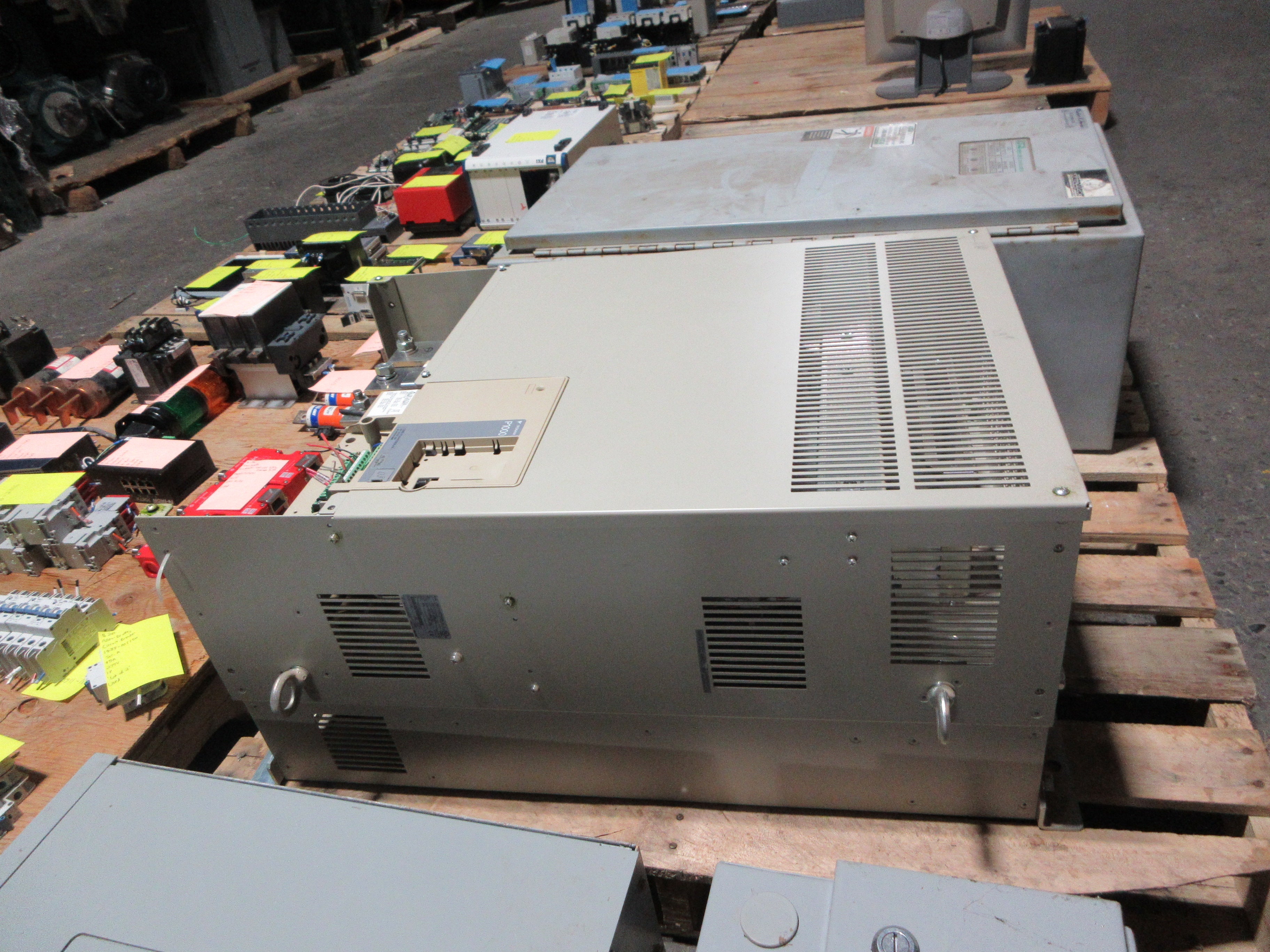 Yaskawa P1000 AC Drive CIMR-PU4A0296AAA Rev. A 250HP 3Ph Used