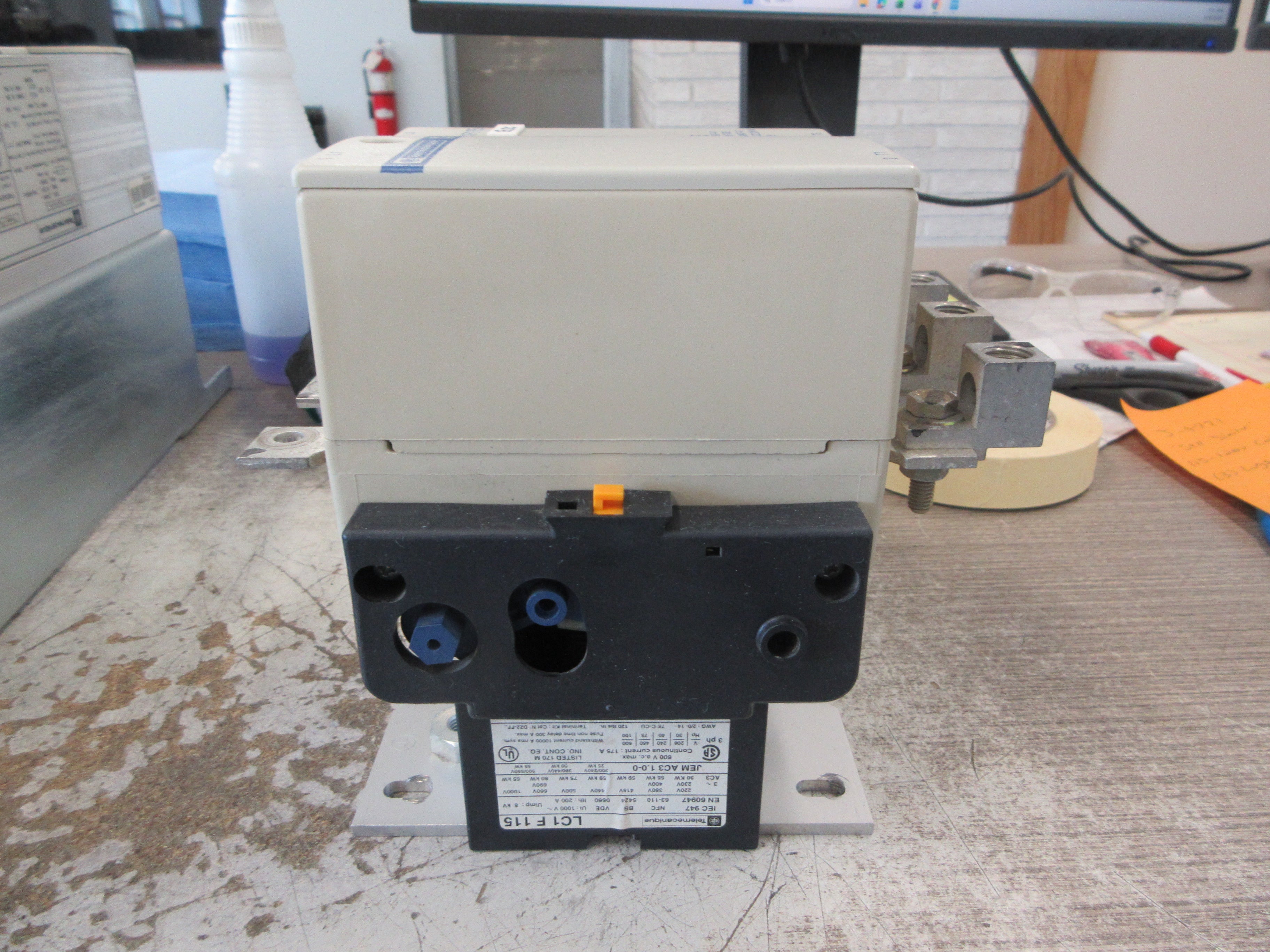 Telemecanique Contactor LC1F115 115-120V Coil 175A 600V (3) Lugs Used