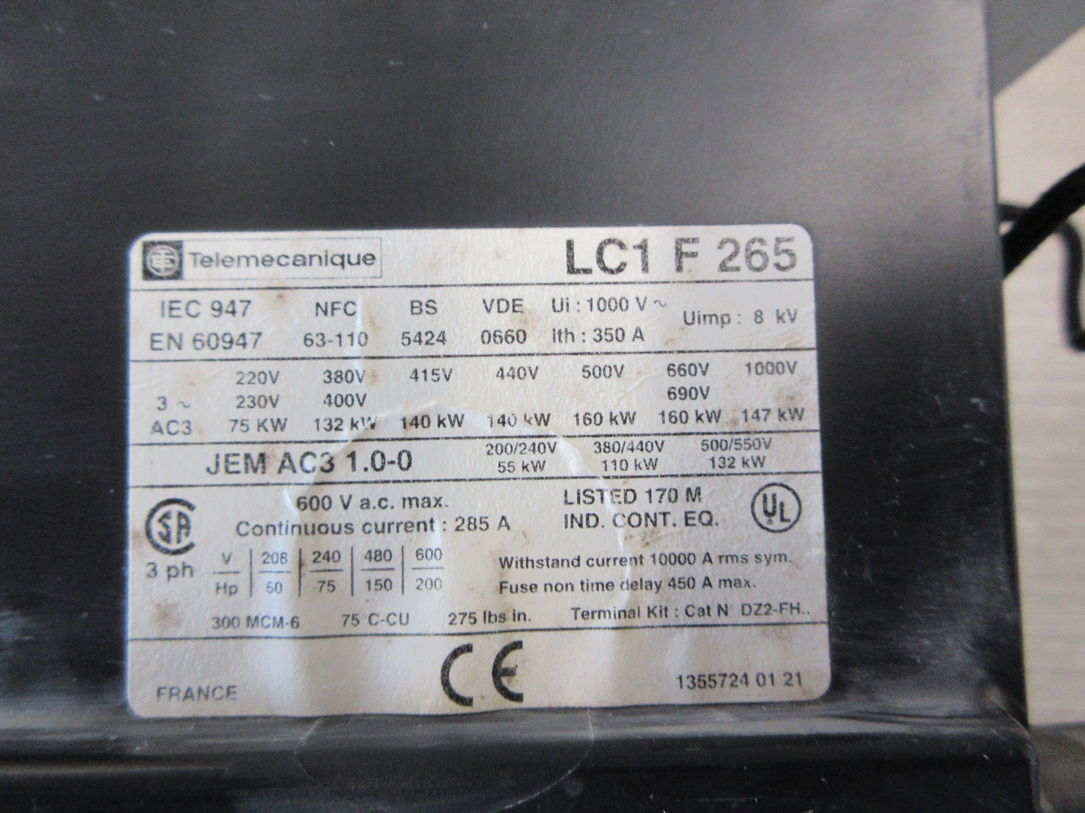 Telemecanique Contactor LC1F265 120-127V Coil 40-400 Hz 285A 600V Used