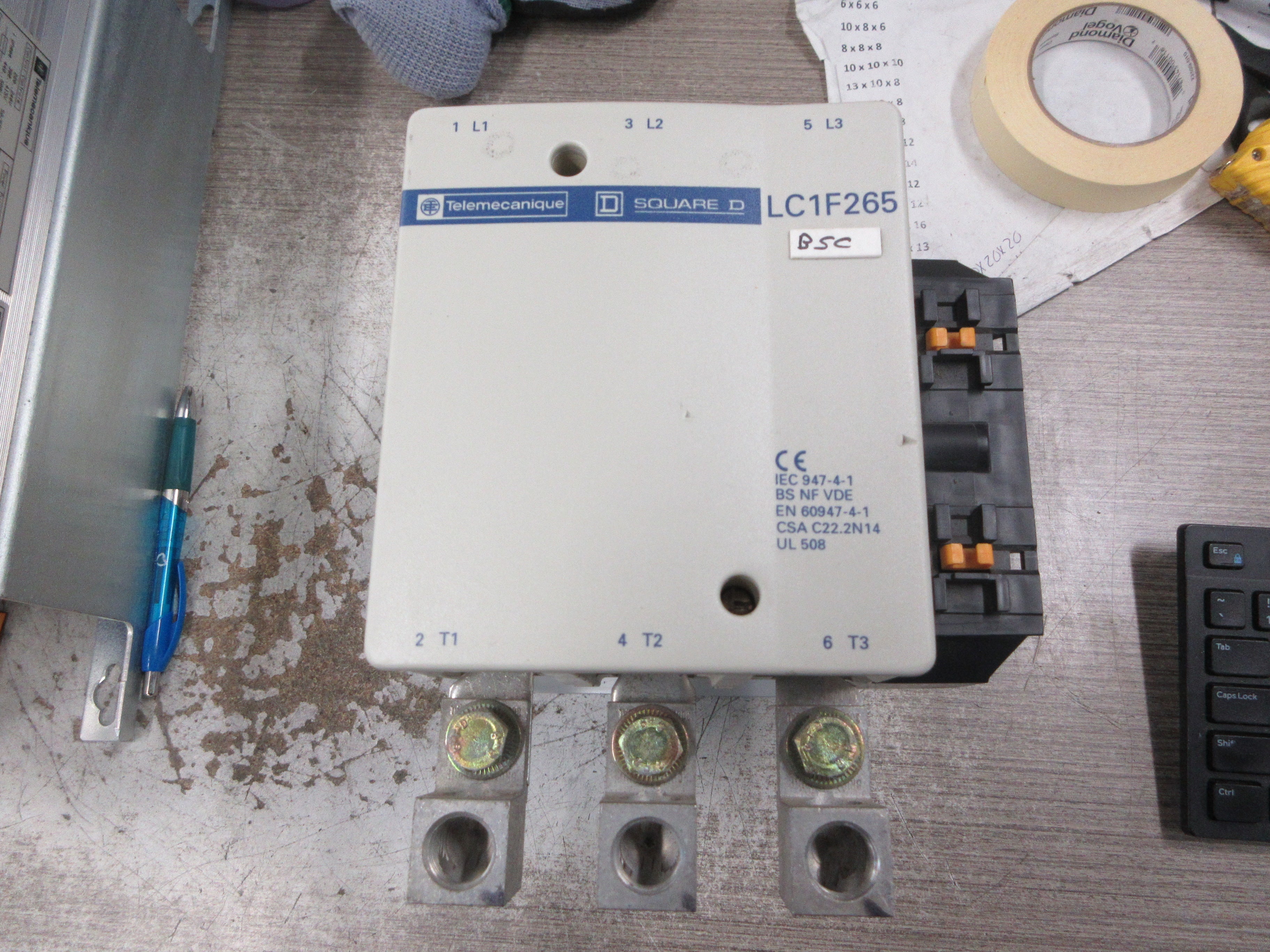 Telemecanique Contactor LC1F265 120-127V Coil 40-400 Hz 285A 600V Used