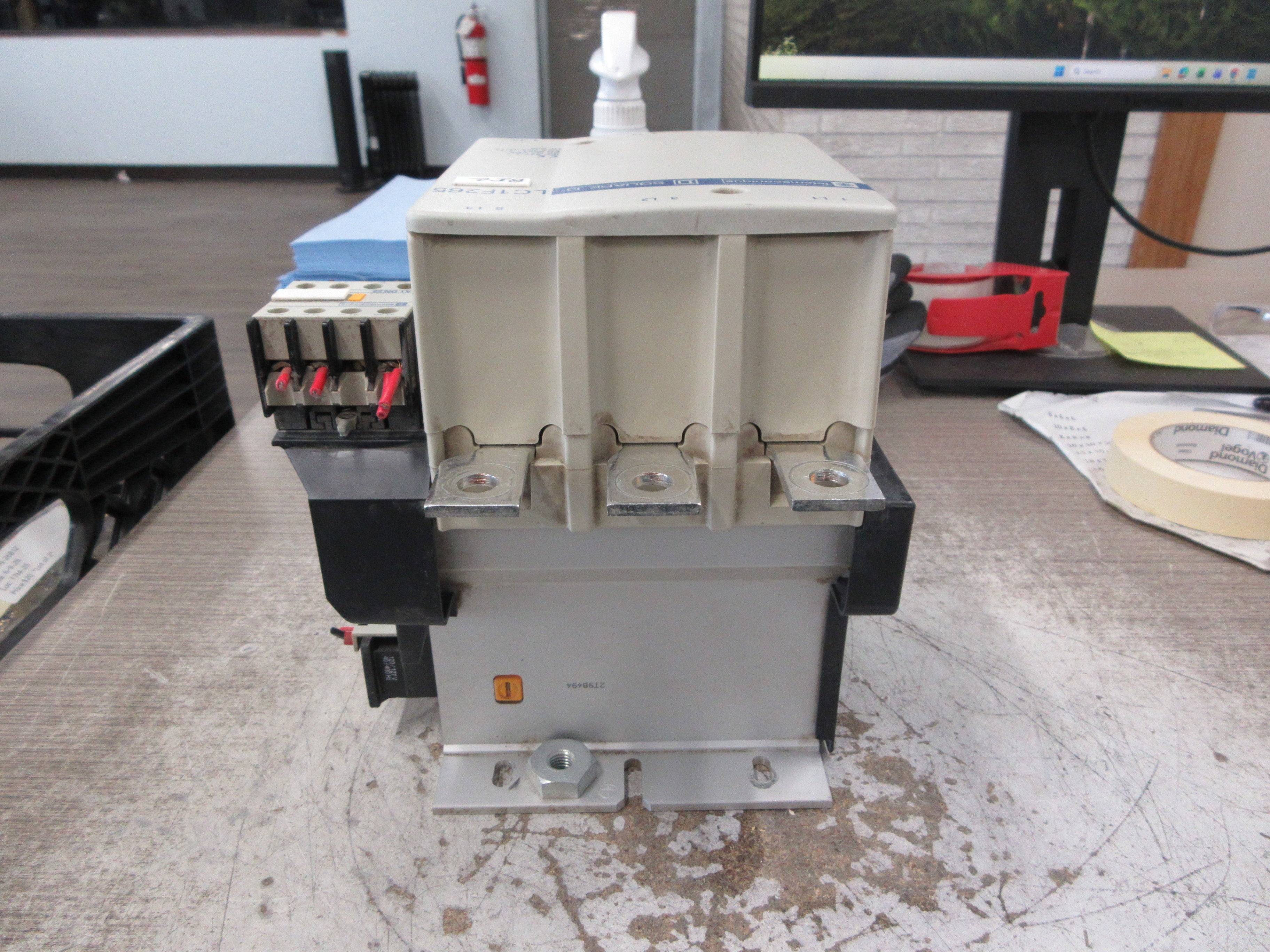 Telemecanique Contactor LC1F265 120-127V Coil 40-400 Hz 285A 600V Used