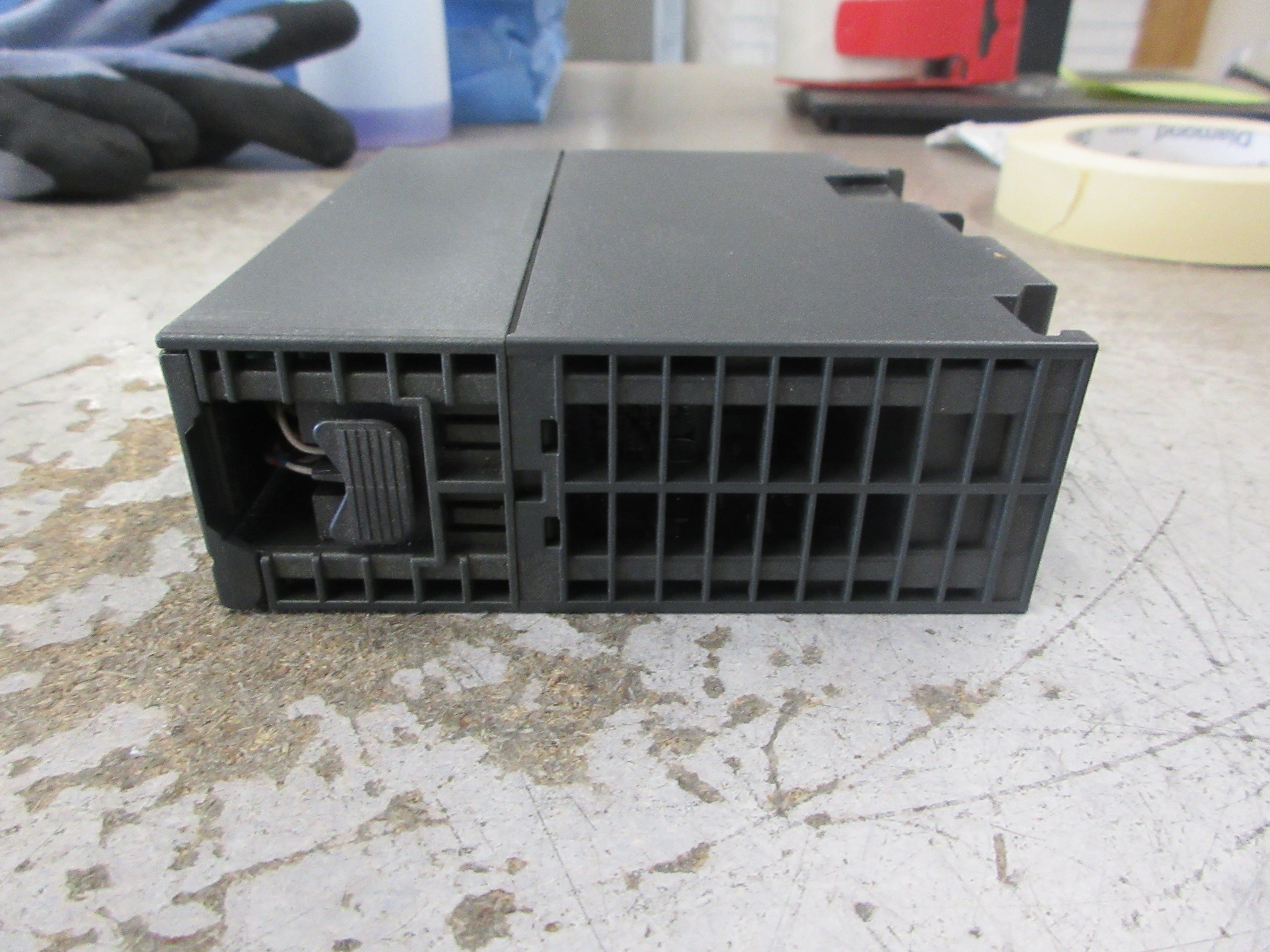 Siemens Simatic S7 Digital Output Module 6ES7 322-8BH10-0AB0 FS: 1 Used