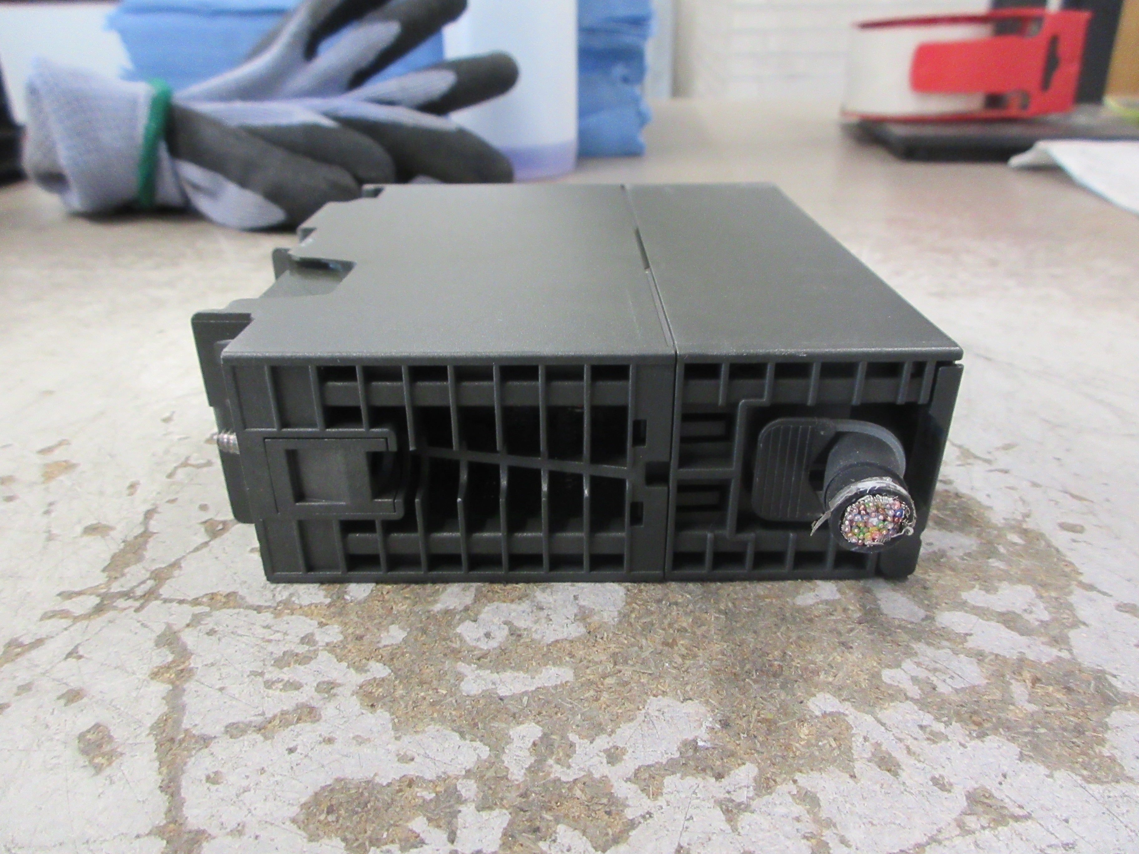Siemens Simatic S7-300 Analog Output Module 6ES7 332-5HF00-0AB0 FS: 14 Used