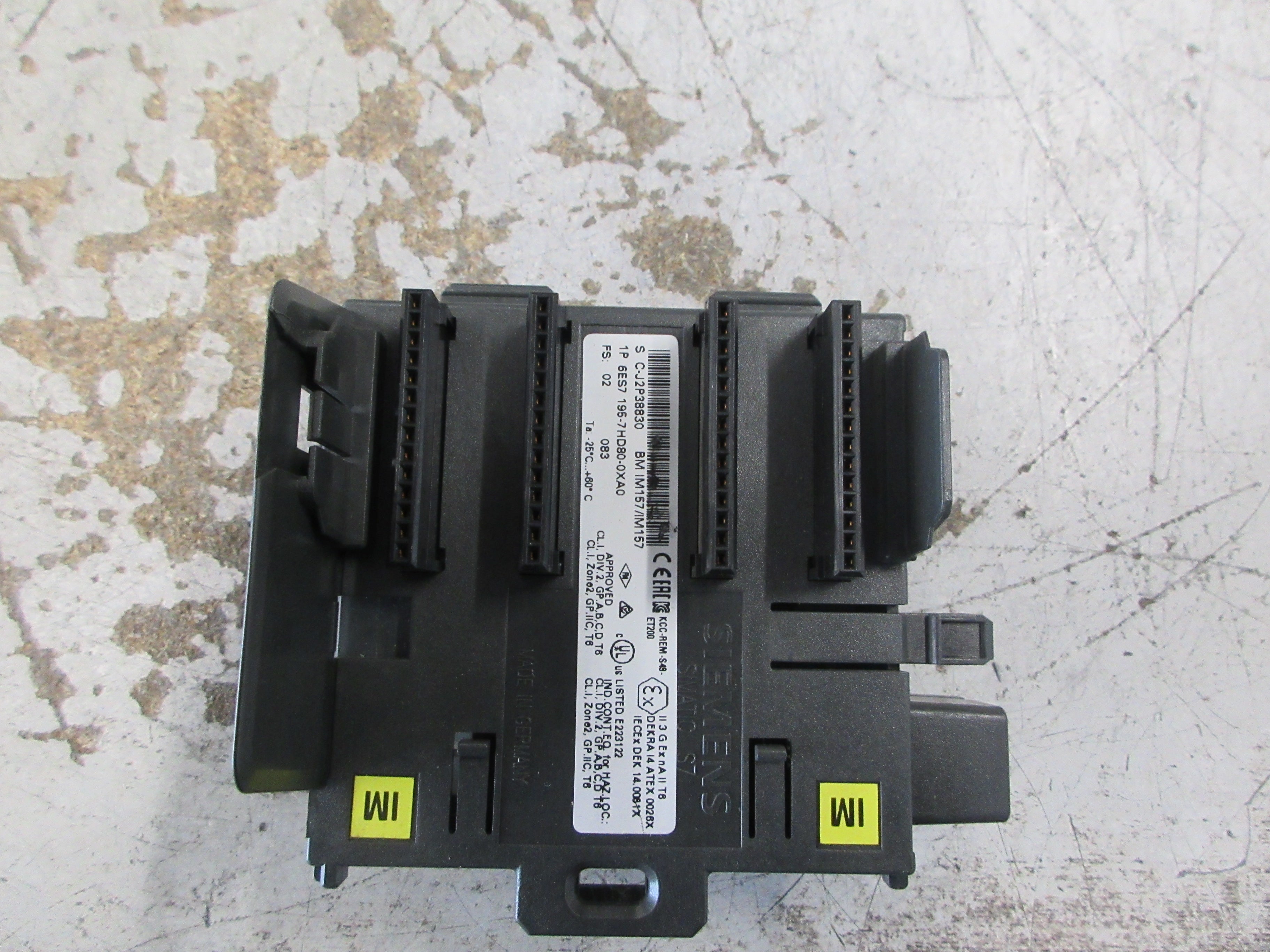 Siemens Bus Module 6ES7 195-7HD80-0XA0 FS: 02 Used